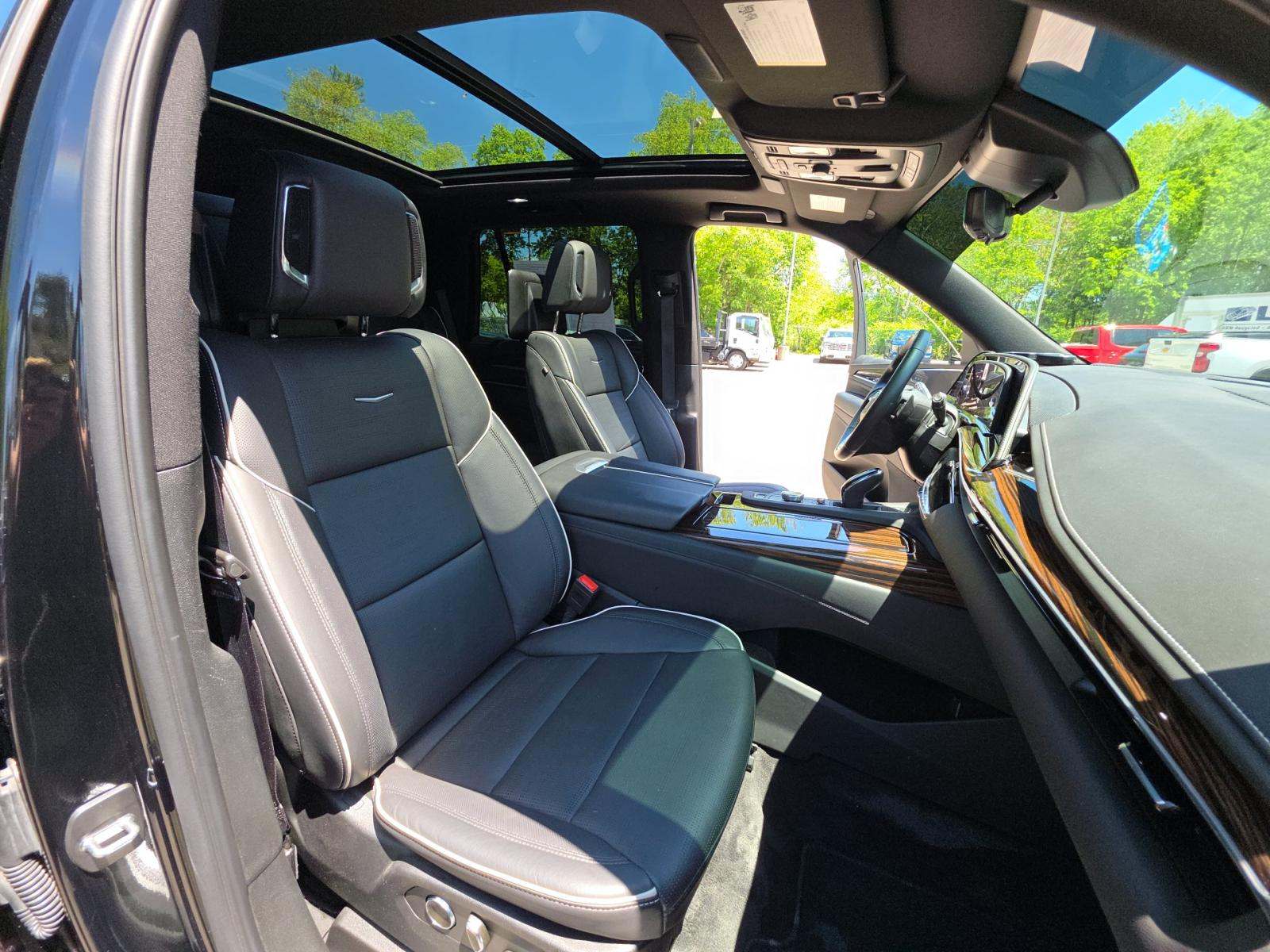 2024 Cadillac Escalade Premium Luxury AWD