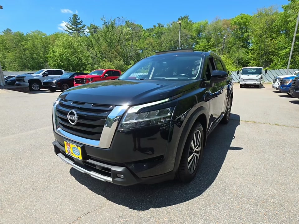 2022 Nissan Pathfinder Platinum AWD
