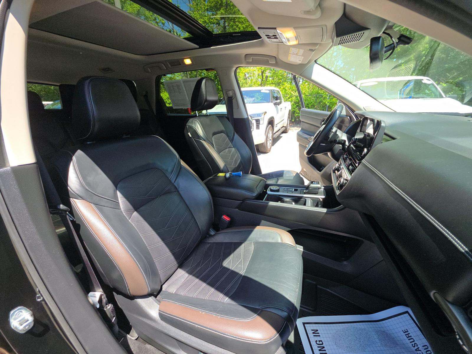 2022 Nissan Pathfinder Platinum AWD