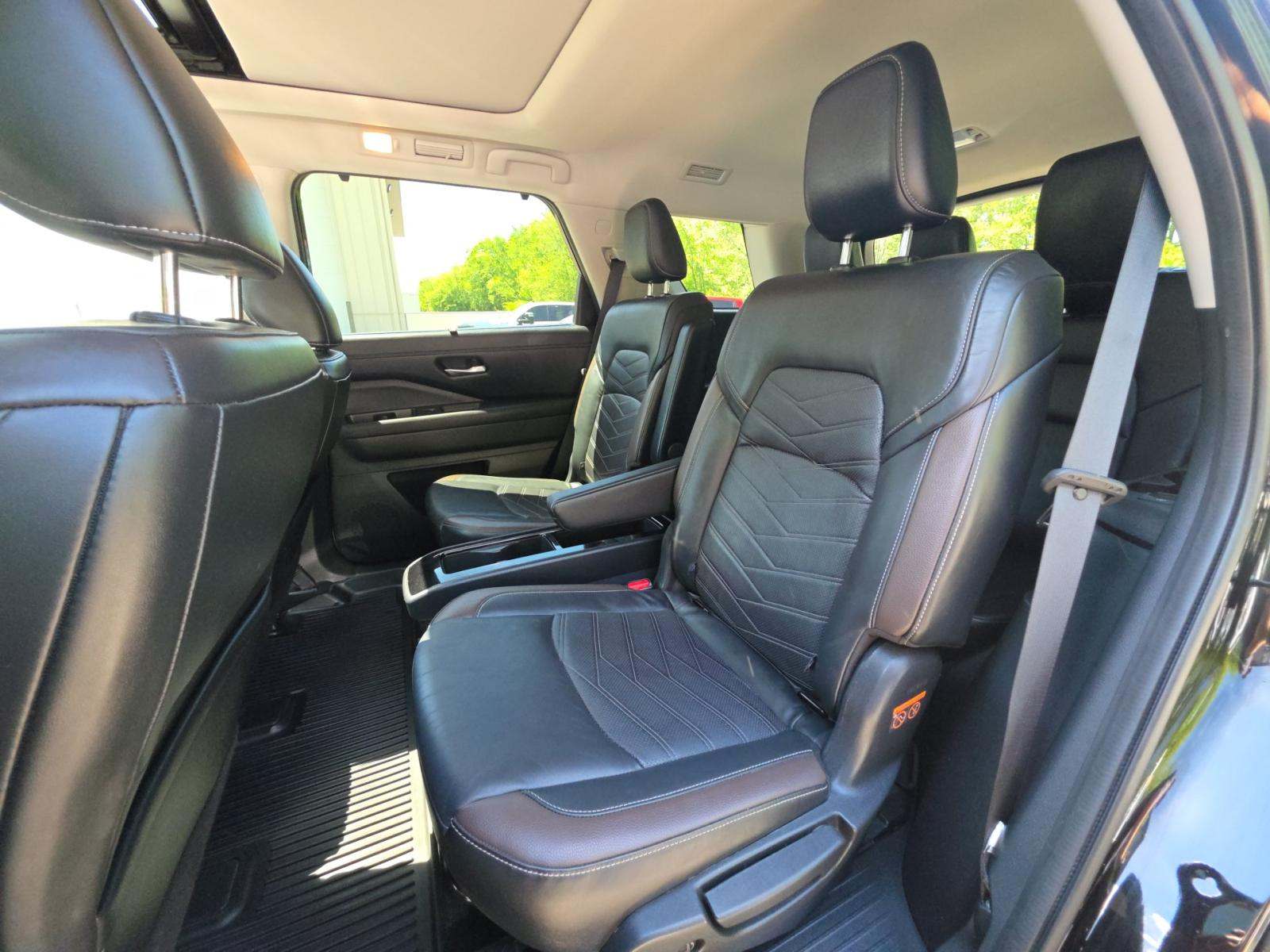 2022 Nissan Pathfinder Platinum AWD