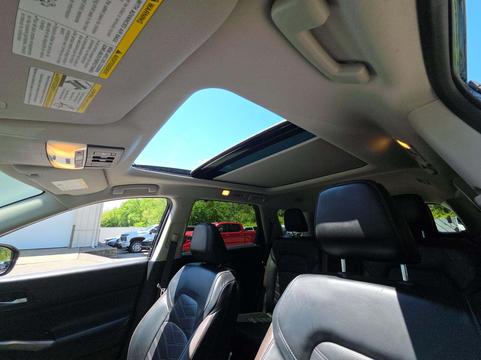 2022 Nissan Pathfinder Platinum AWD