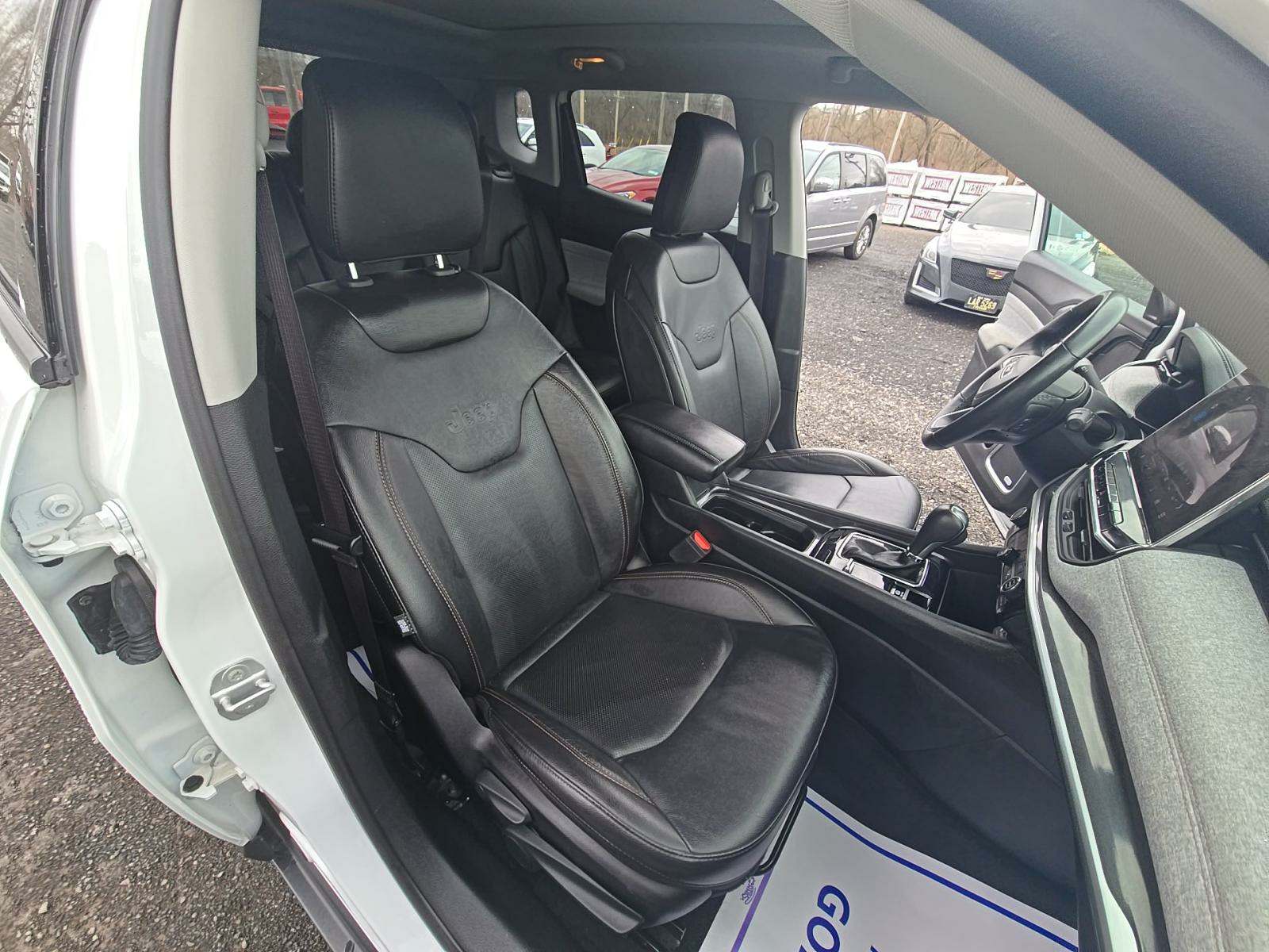 2022 Jeep Compass Latitude Lux AWD