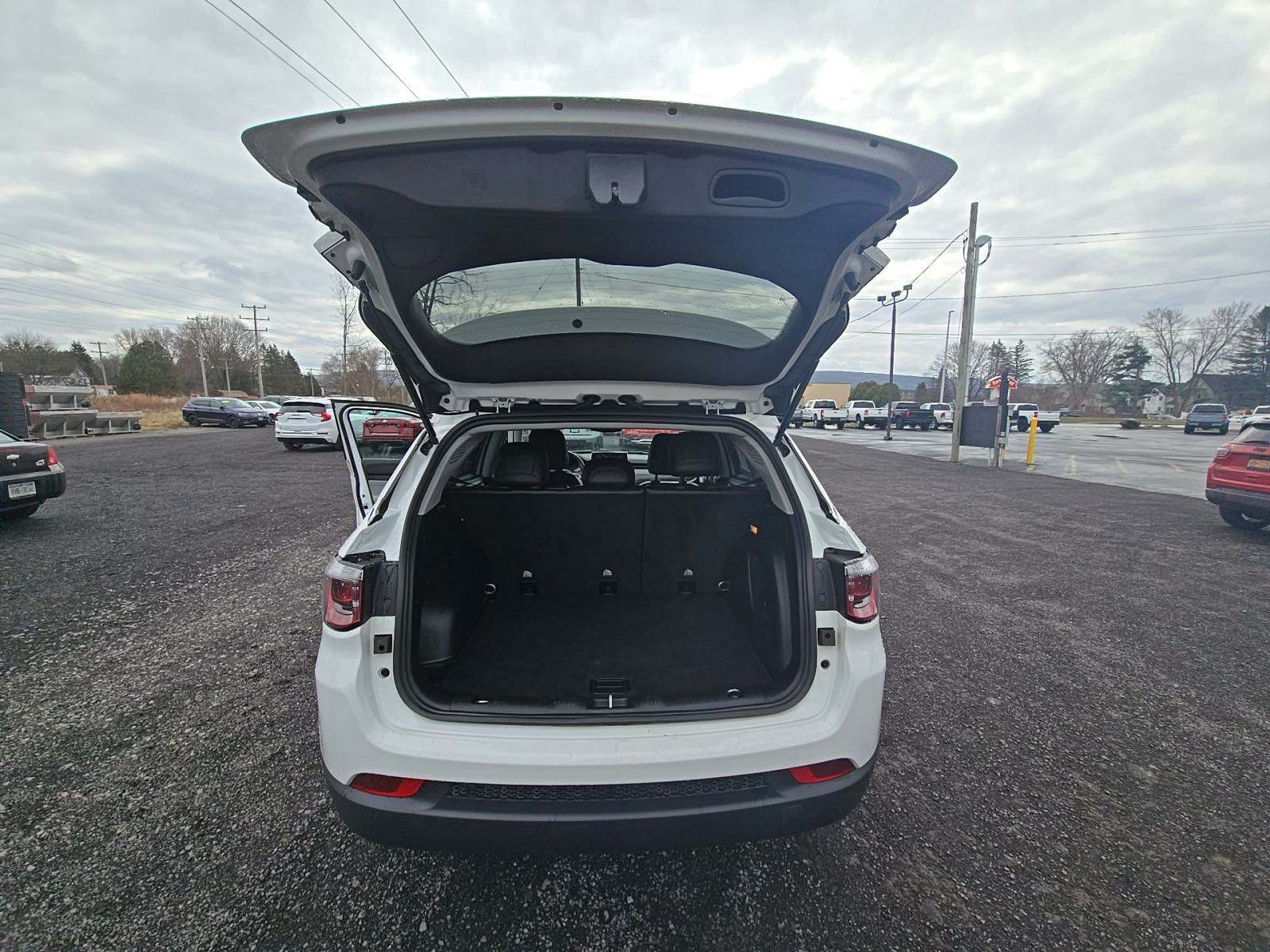 2022 Jeep Compass Latitude Lux AWD