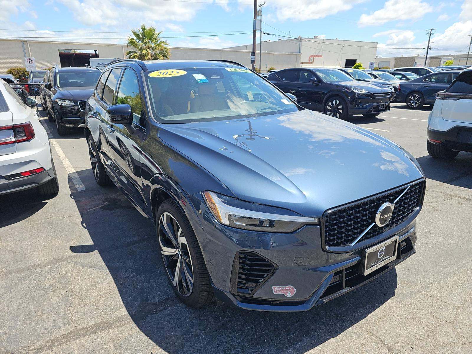 2025 Volvo XC60 Plug-In Hybrid T8 Ultra AWD