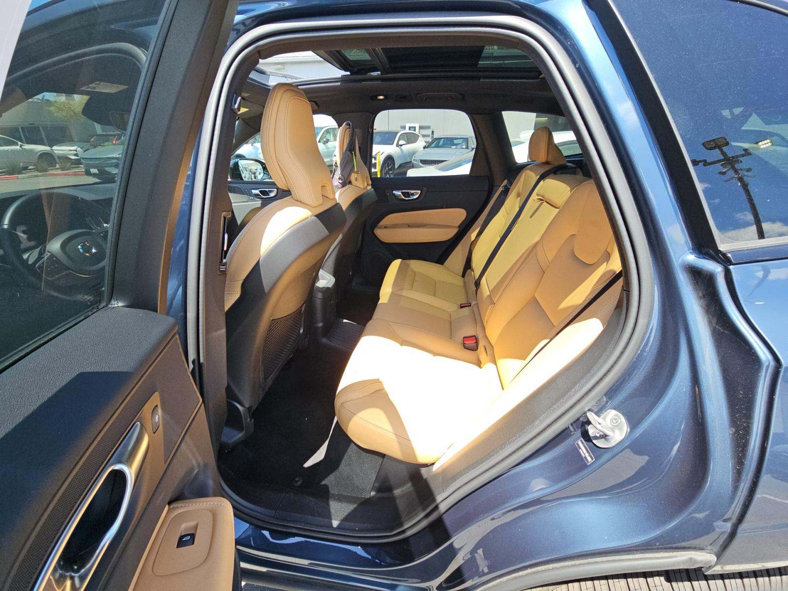 2025 Volvo XC60 Plug-In Hybrid T8 Ultra AWD