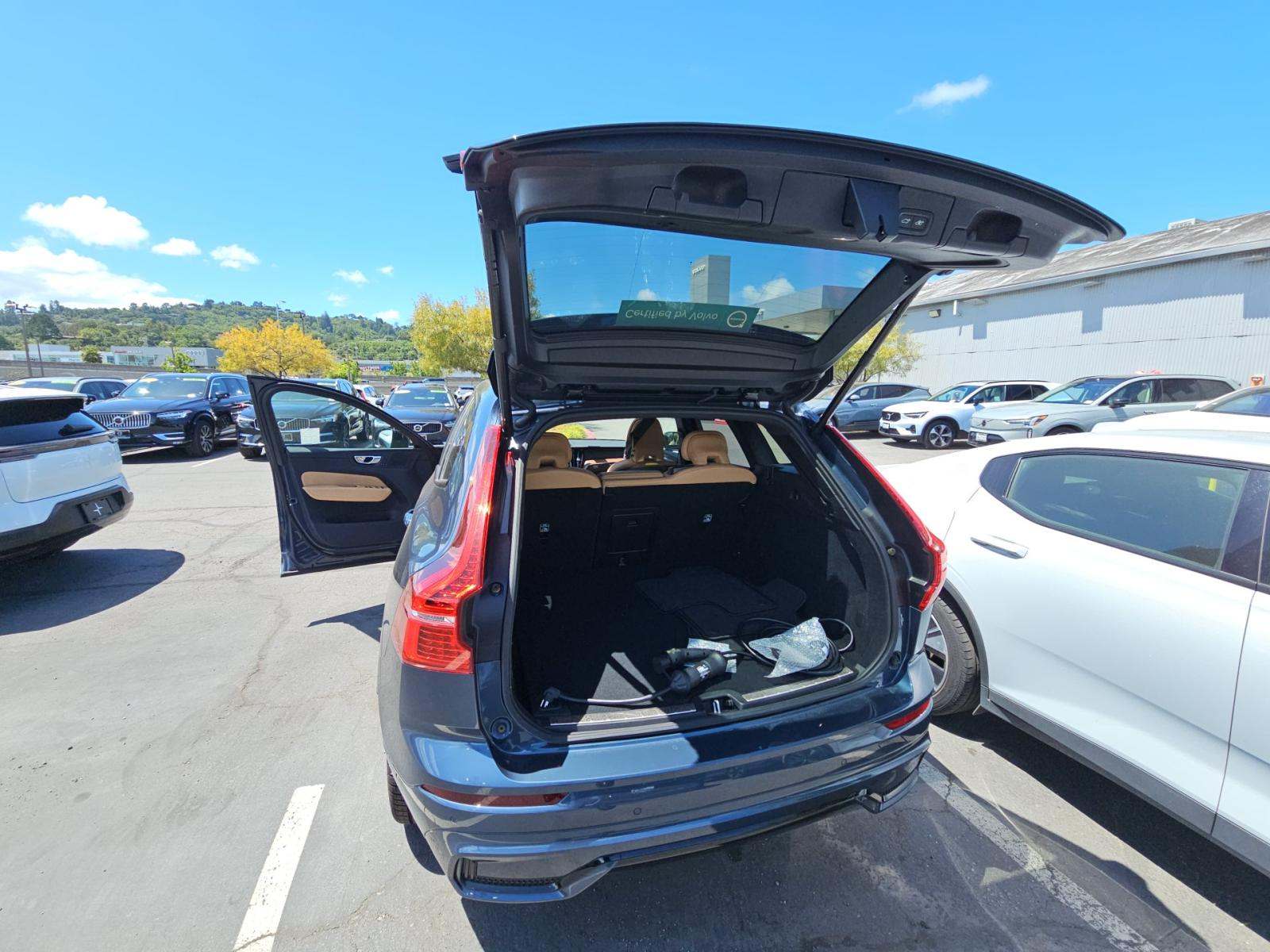 2025 Volvo XC60 Plug-In Hybrid T8 Ultra AWD