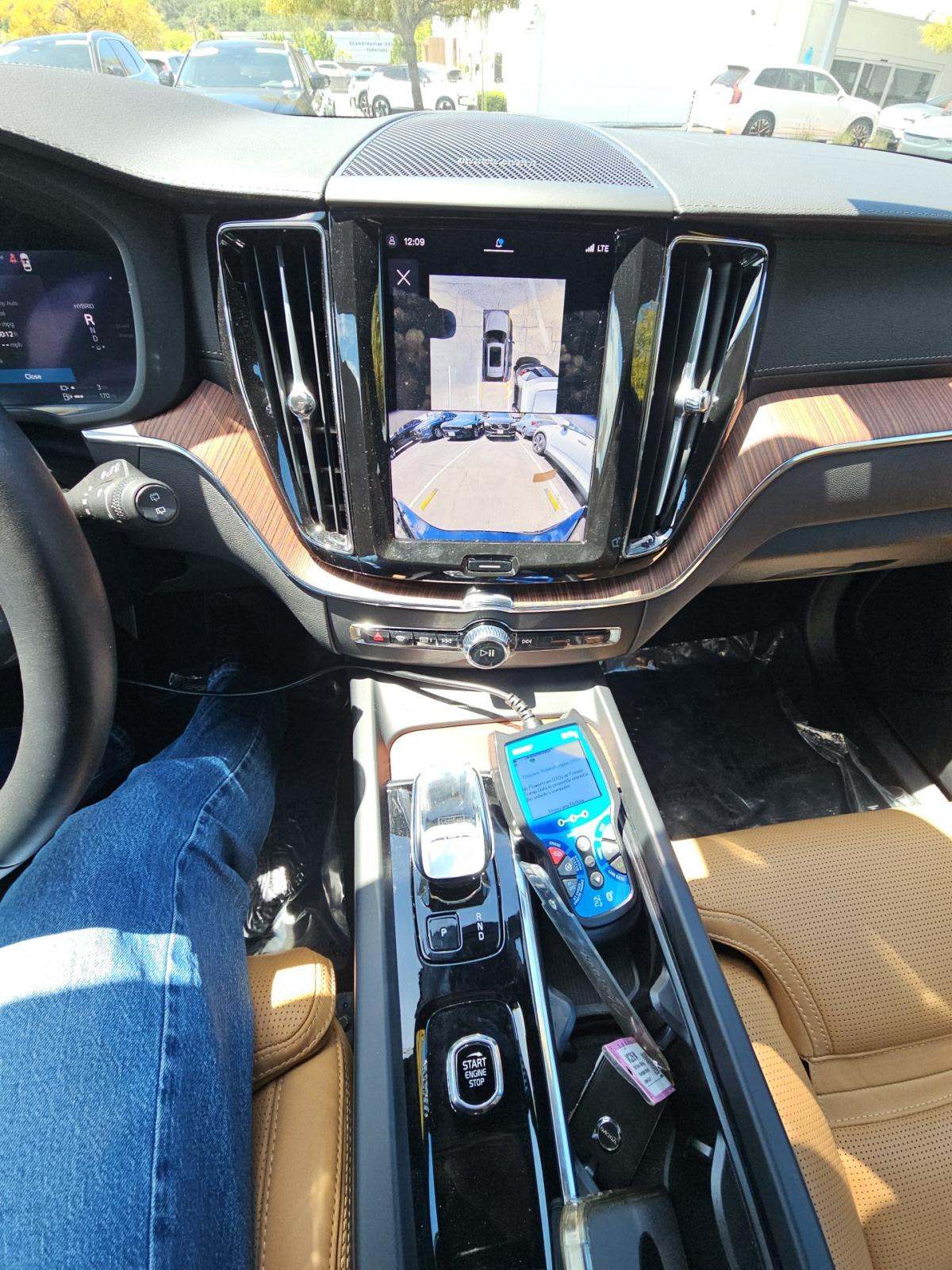 2025 Volvo XC60 Plug-In Hybrid T8 Ultra AWD