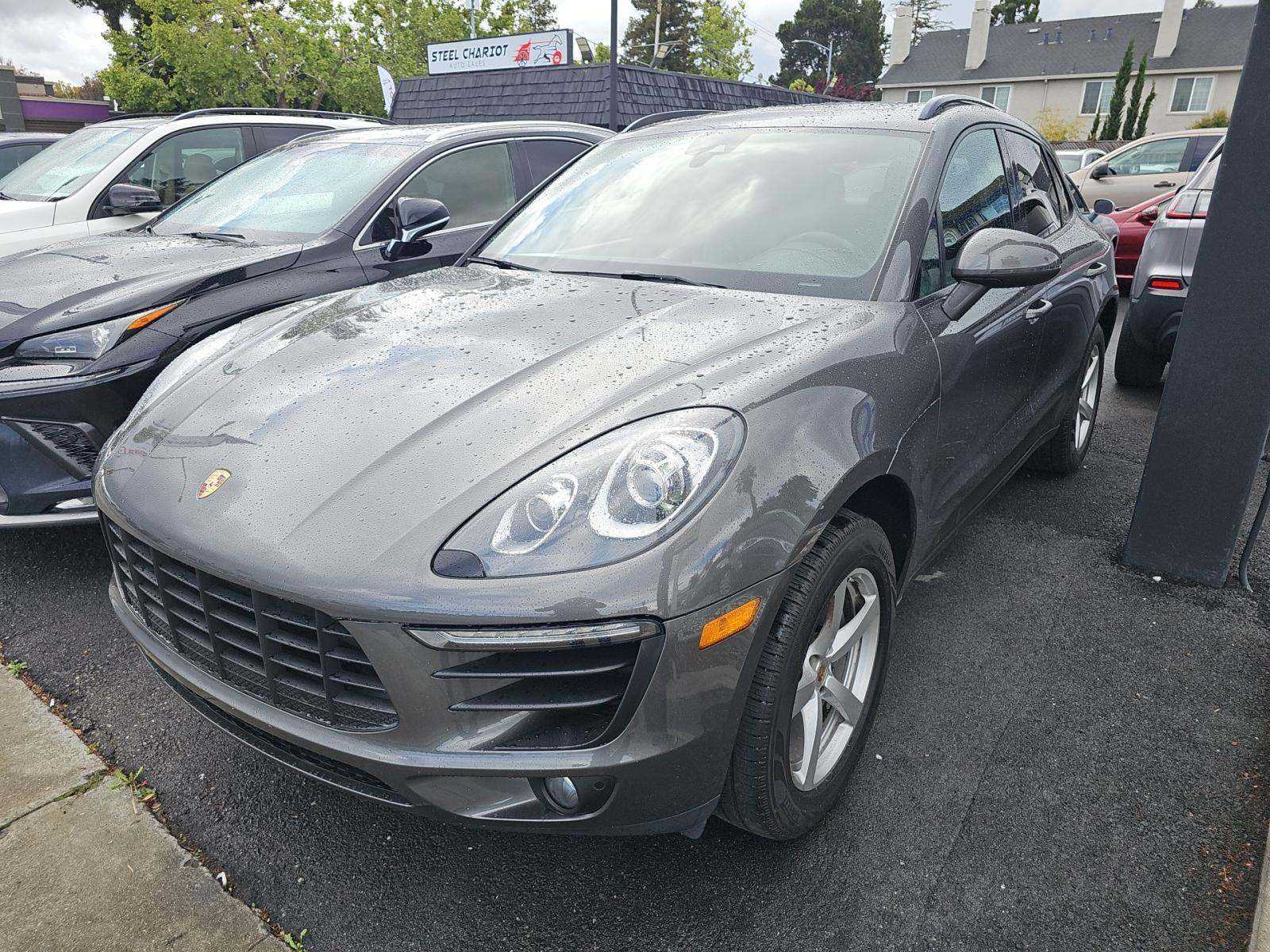 2018 Porsche Macan Base AWD