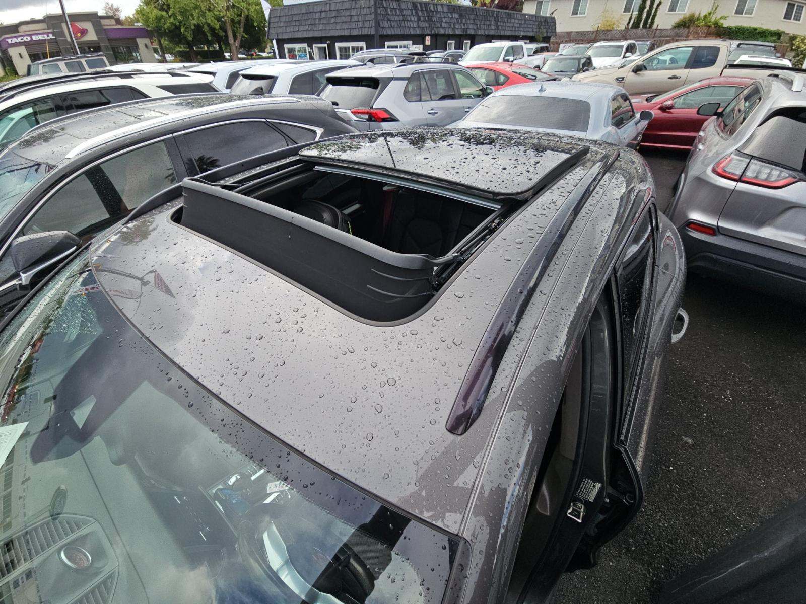 2018 Porsche Macan Base AWD