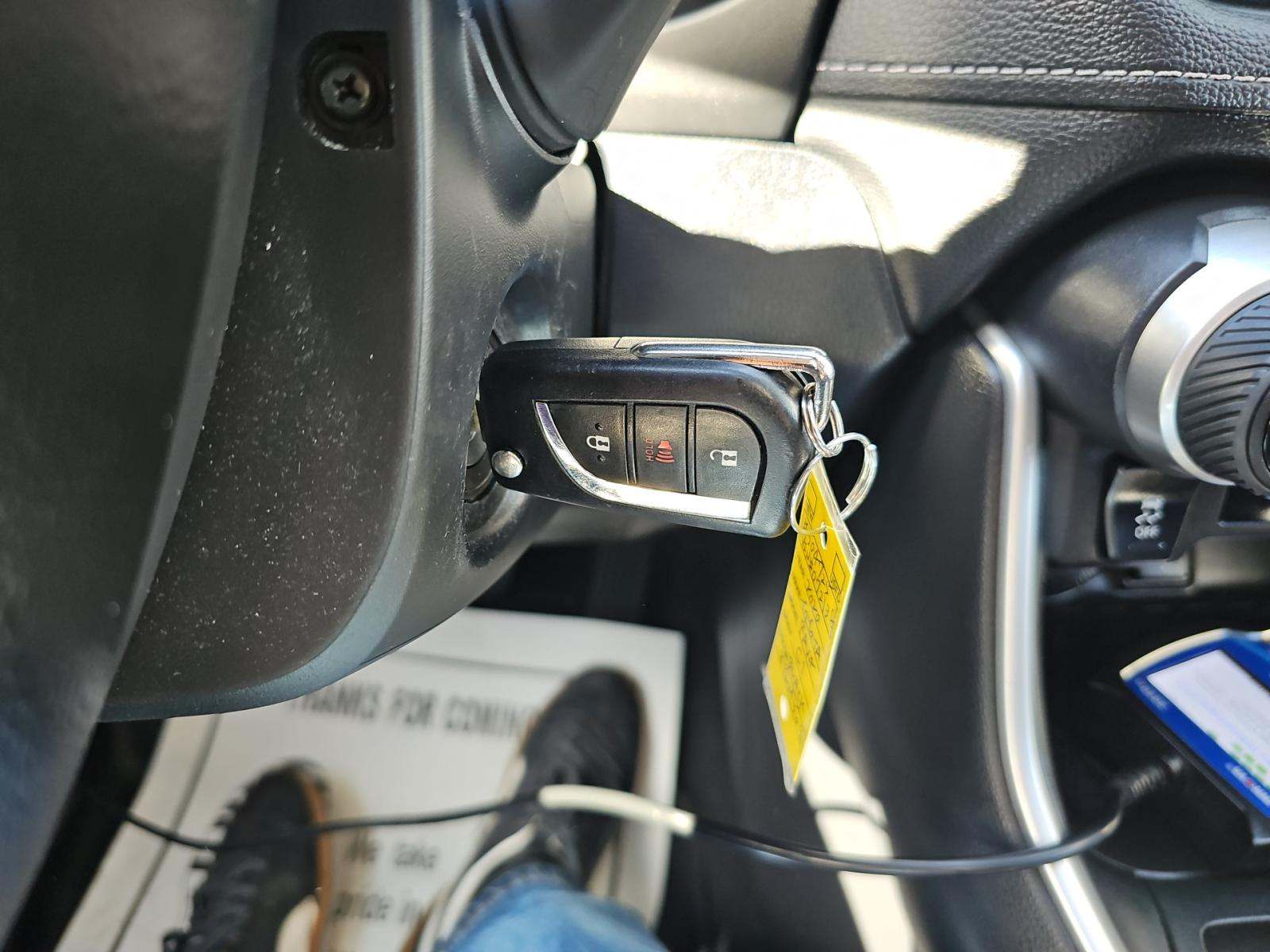 2020 Toyota RAV4 LE FWD