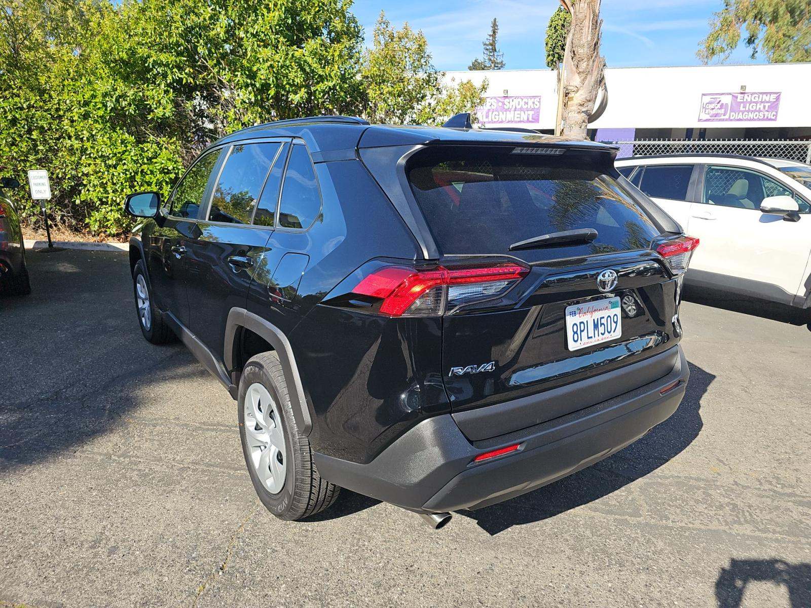 2020 Toyota RAV4 LE FWD