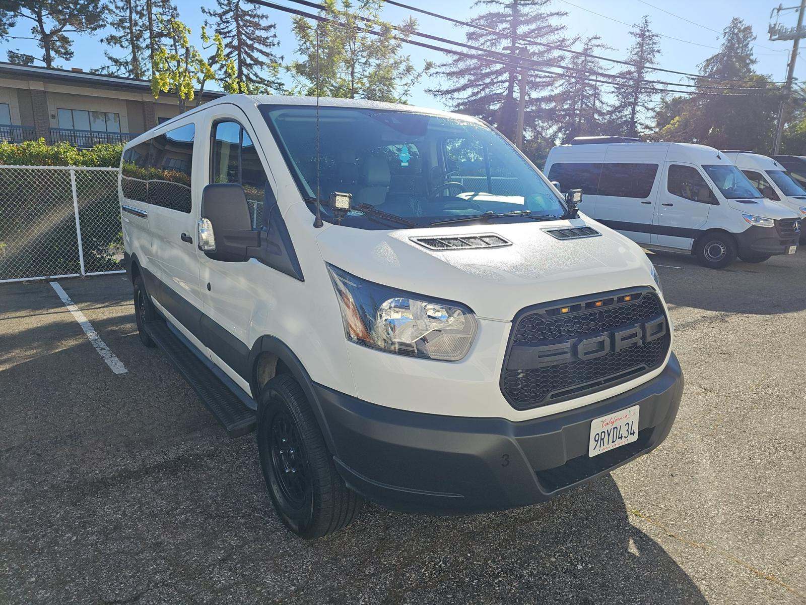 FORD TRANSIT 350 - 4