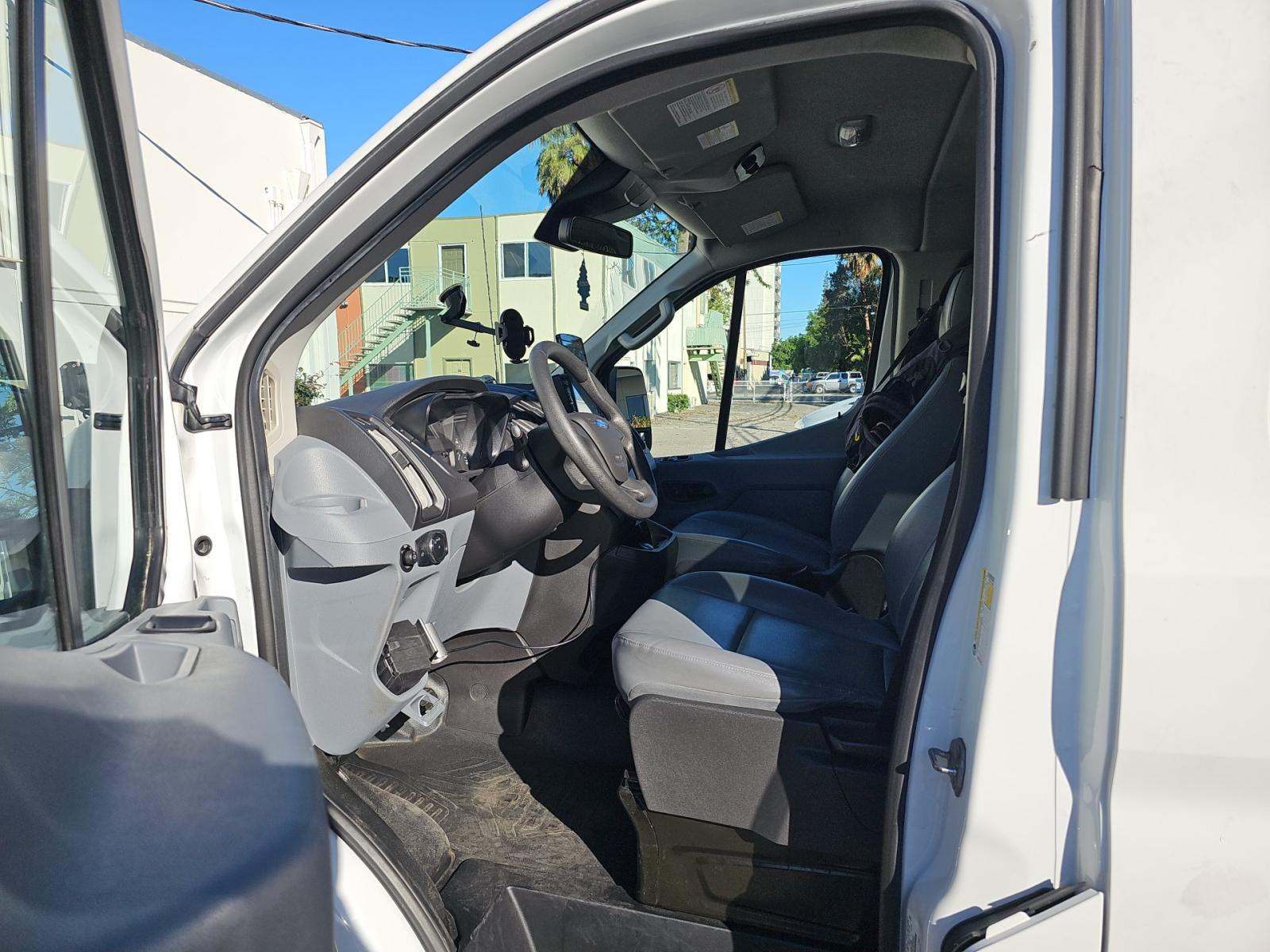FORD TRANSIT 350 - 6