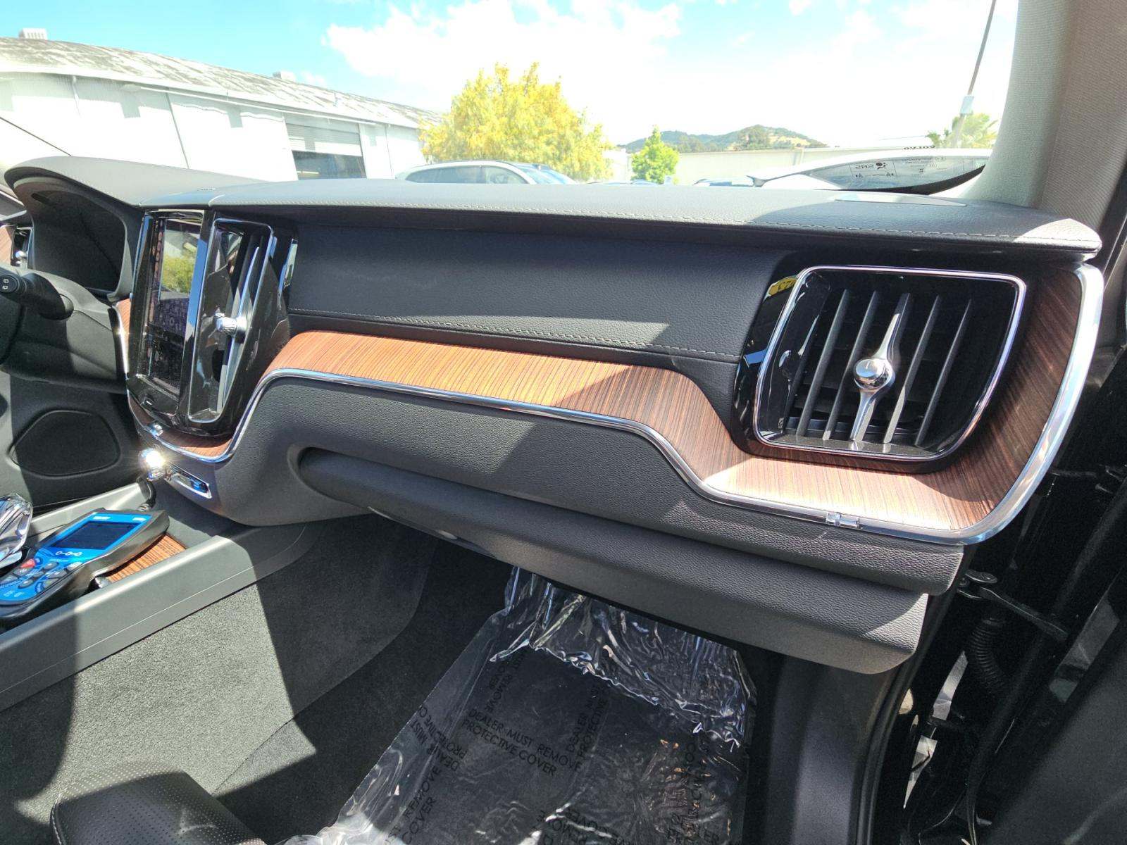 2023 Volvo XC60 Recharge T8 Ultimate AWD