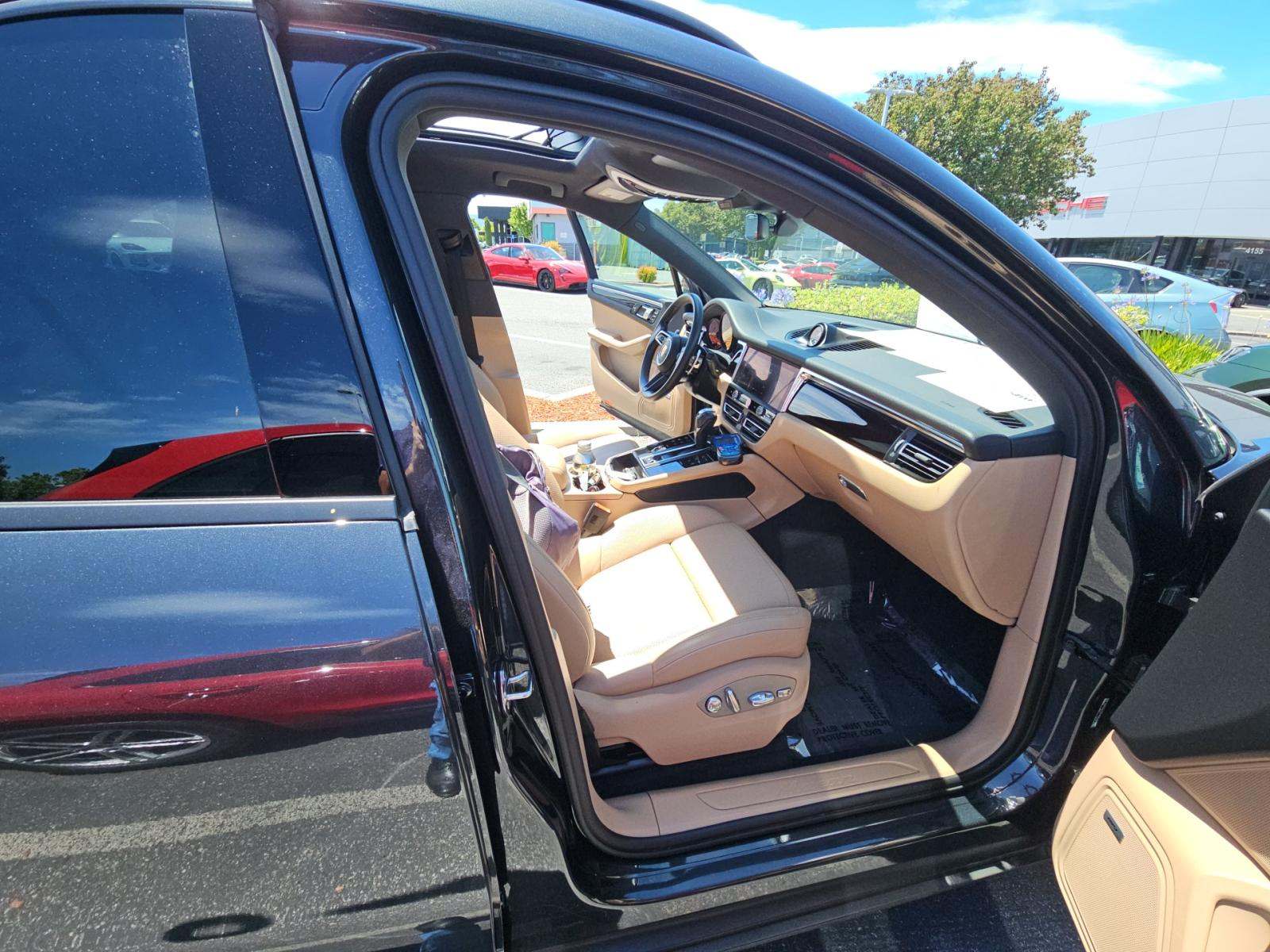 2024 Porsche Macan Base AWD