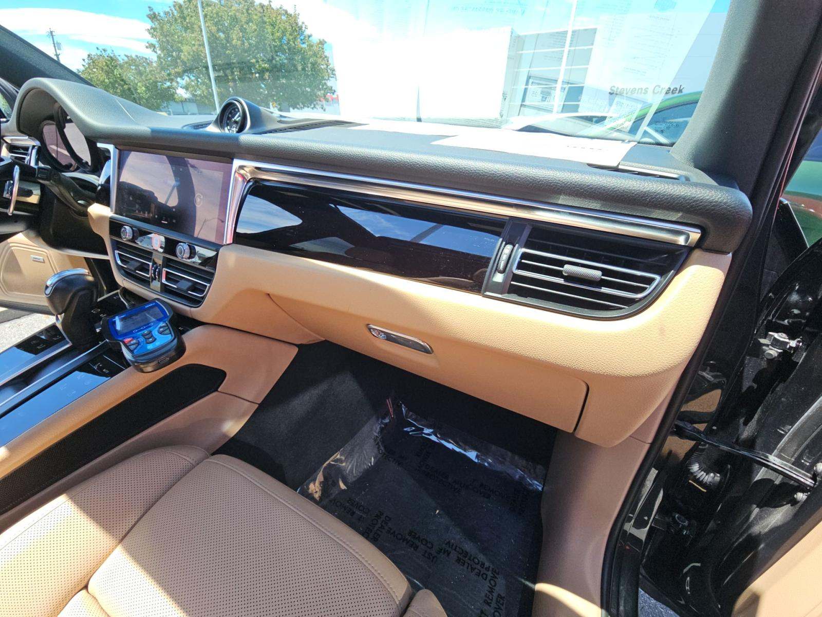 2024 Porsche Macan Base AWD
