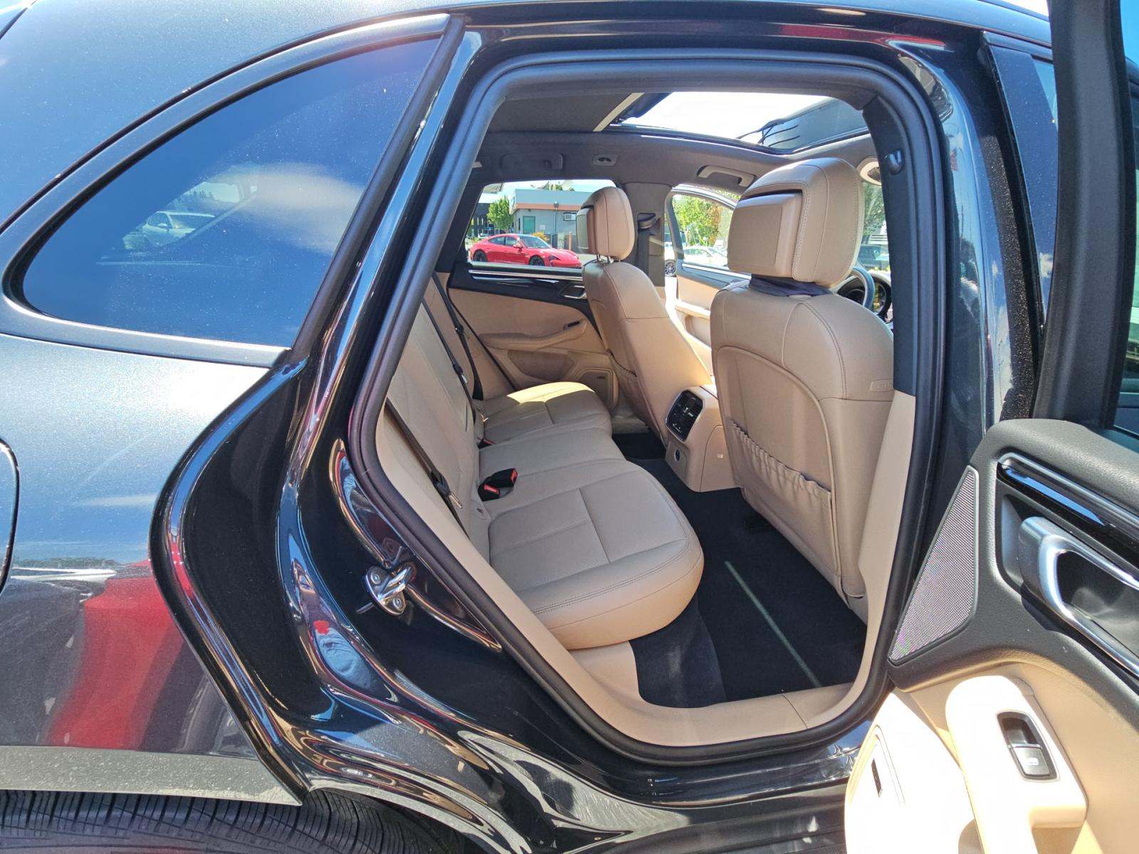2024 Porsche Macan Base AWD
