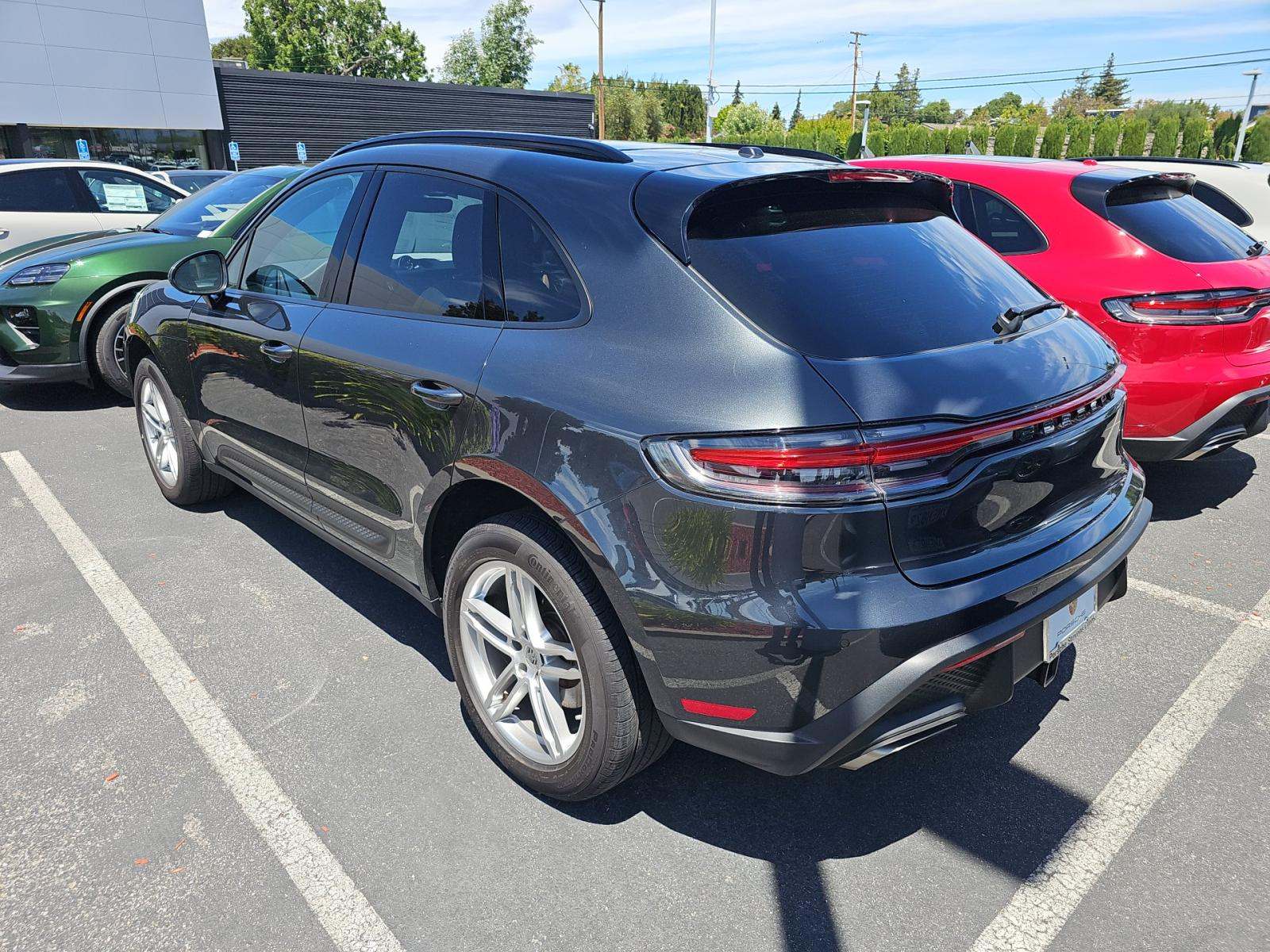 2024 Porsche Macan Base AWD