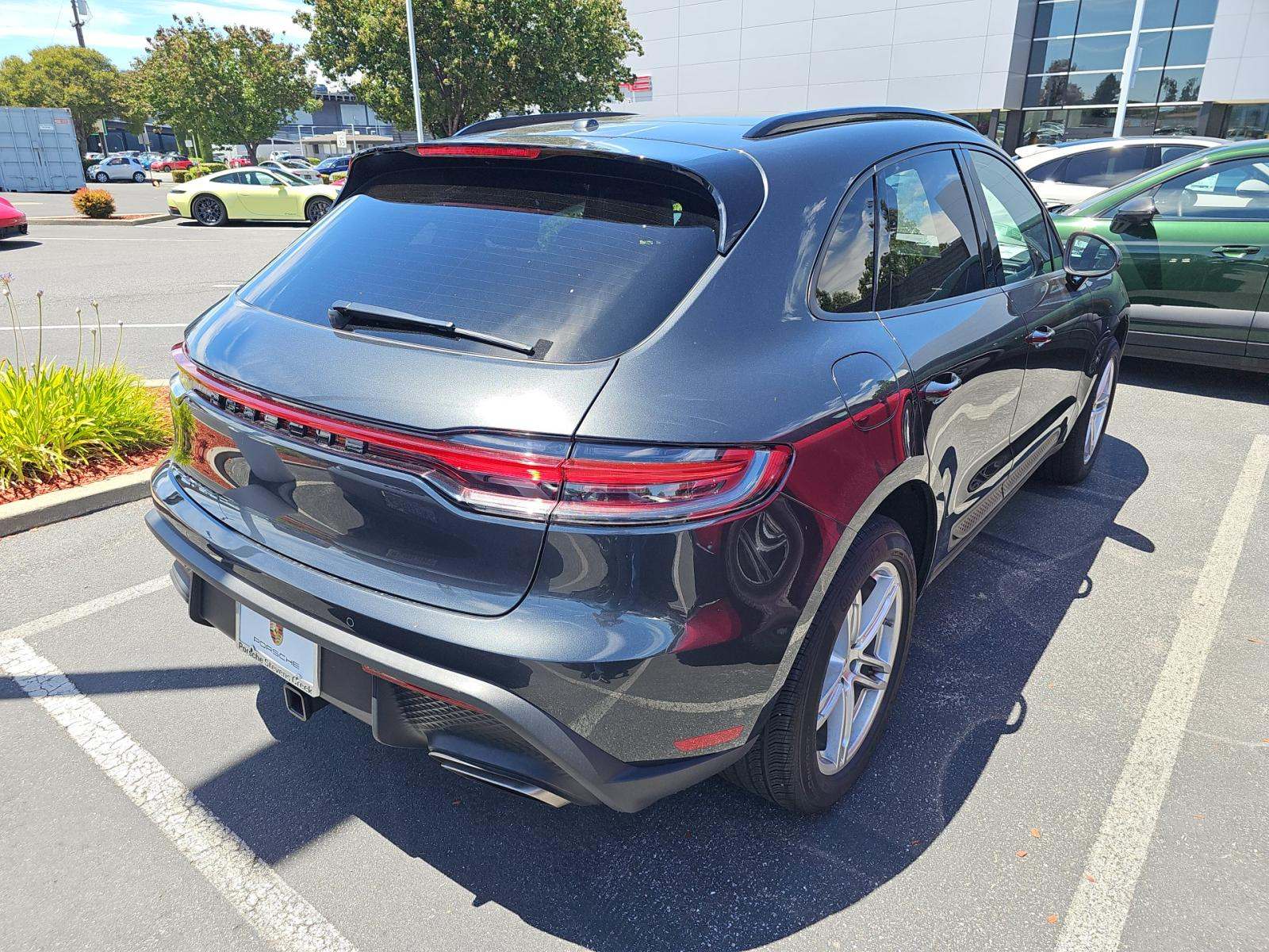 2024 Porsche Macan Base AWD