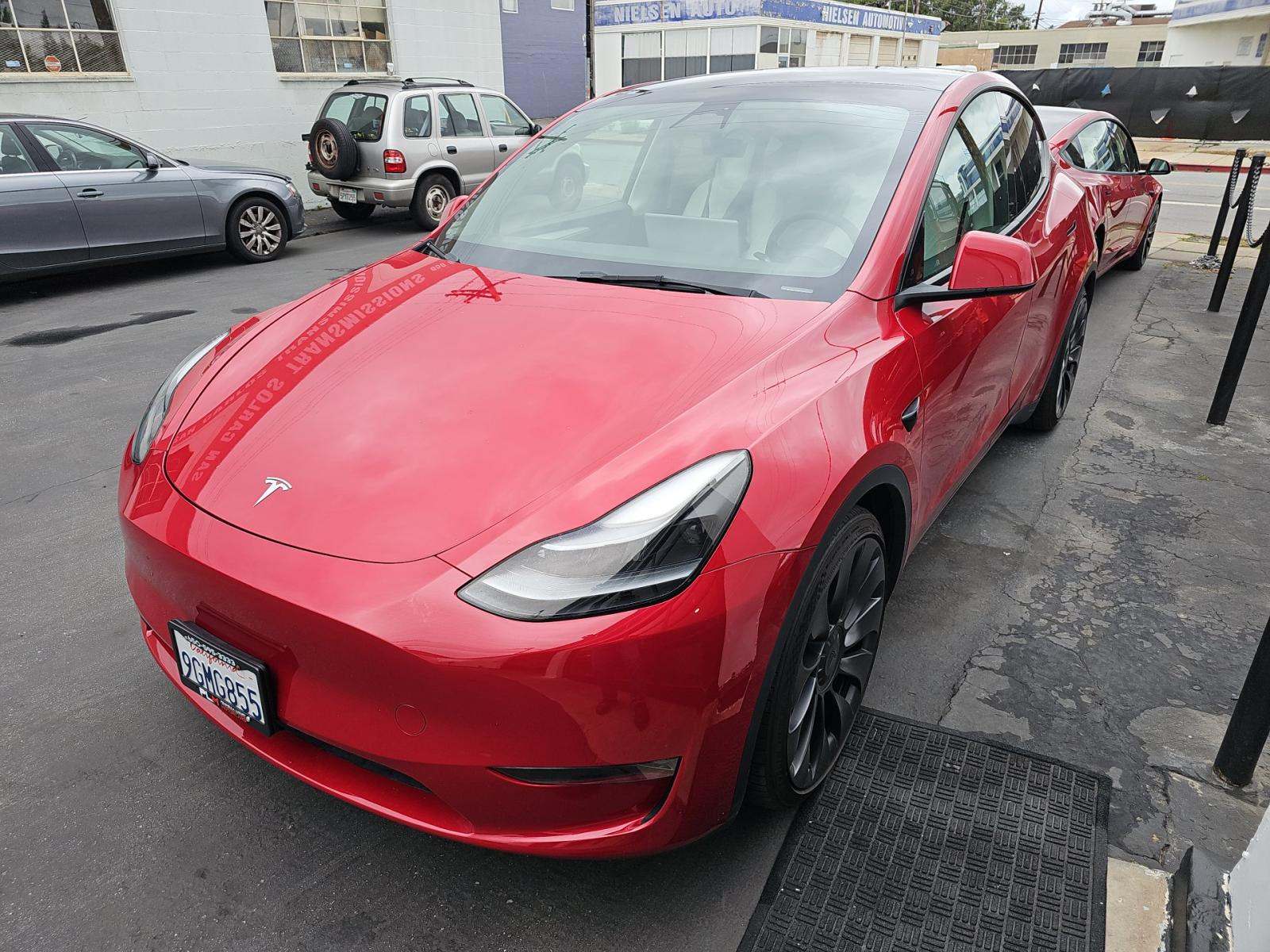 TESLA MODEL Y - 1