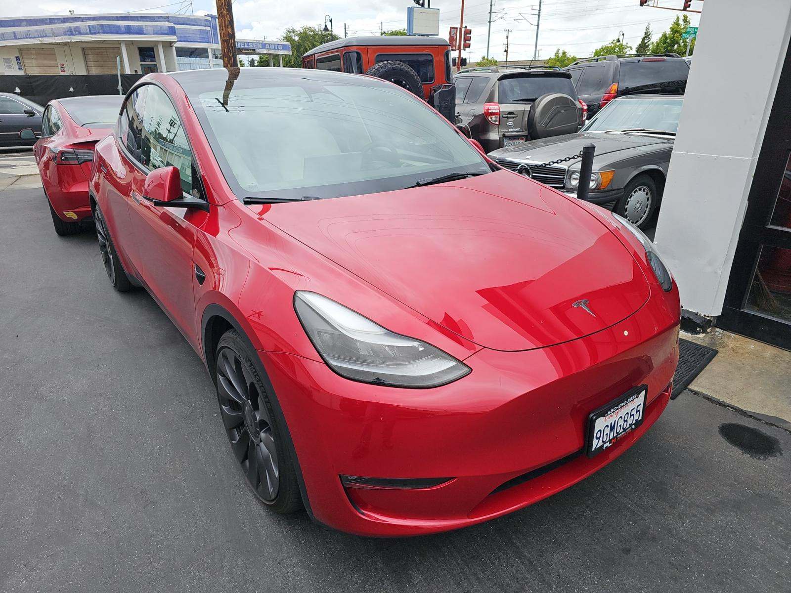 TESLA MODEL Y - 4