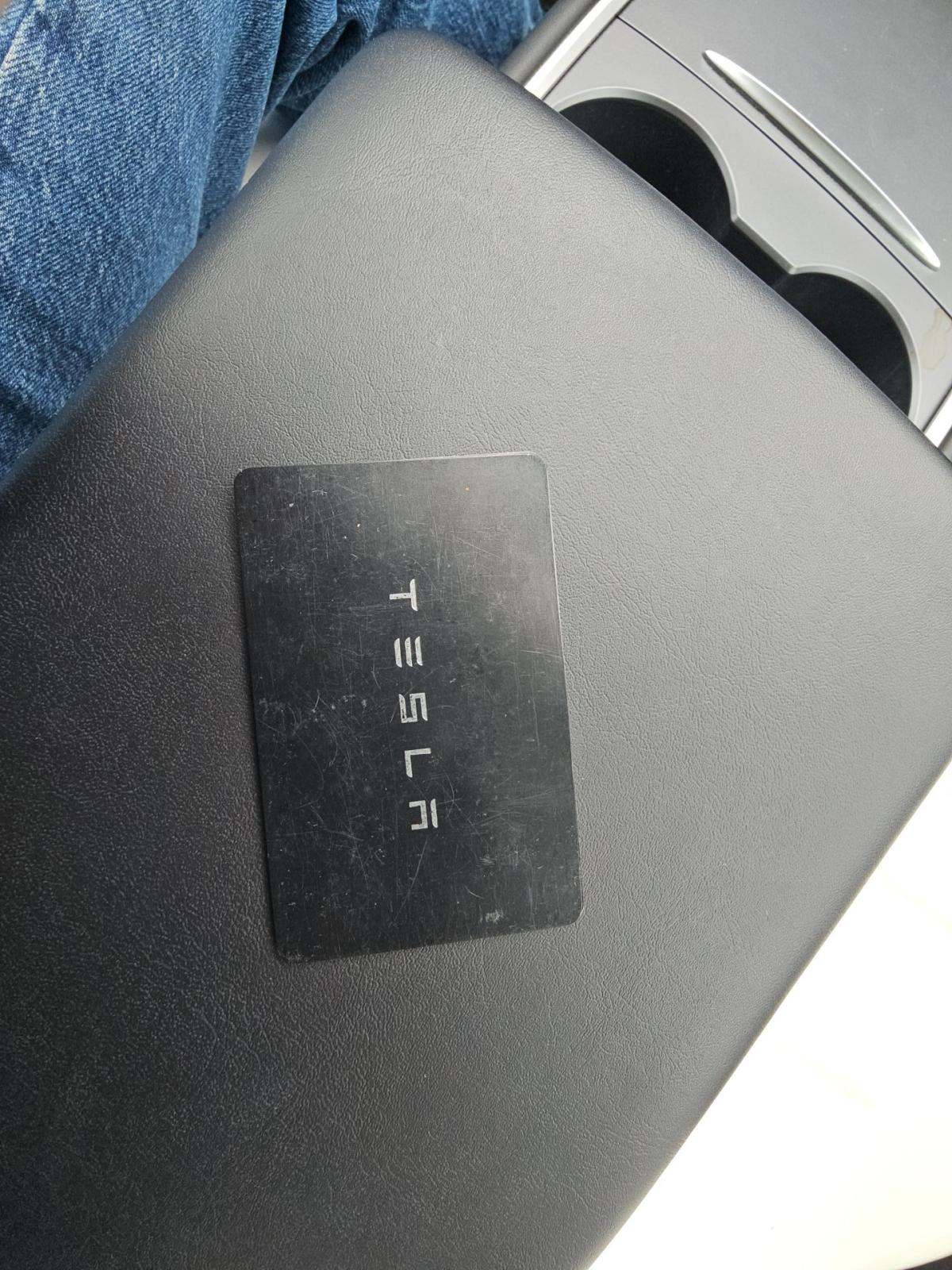 TESLA MODEL Y - 8
