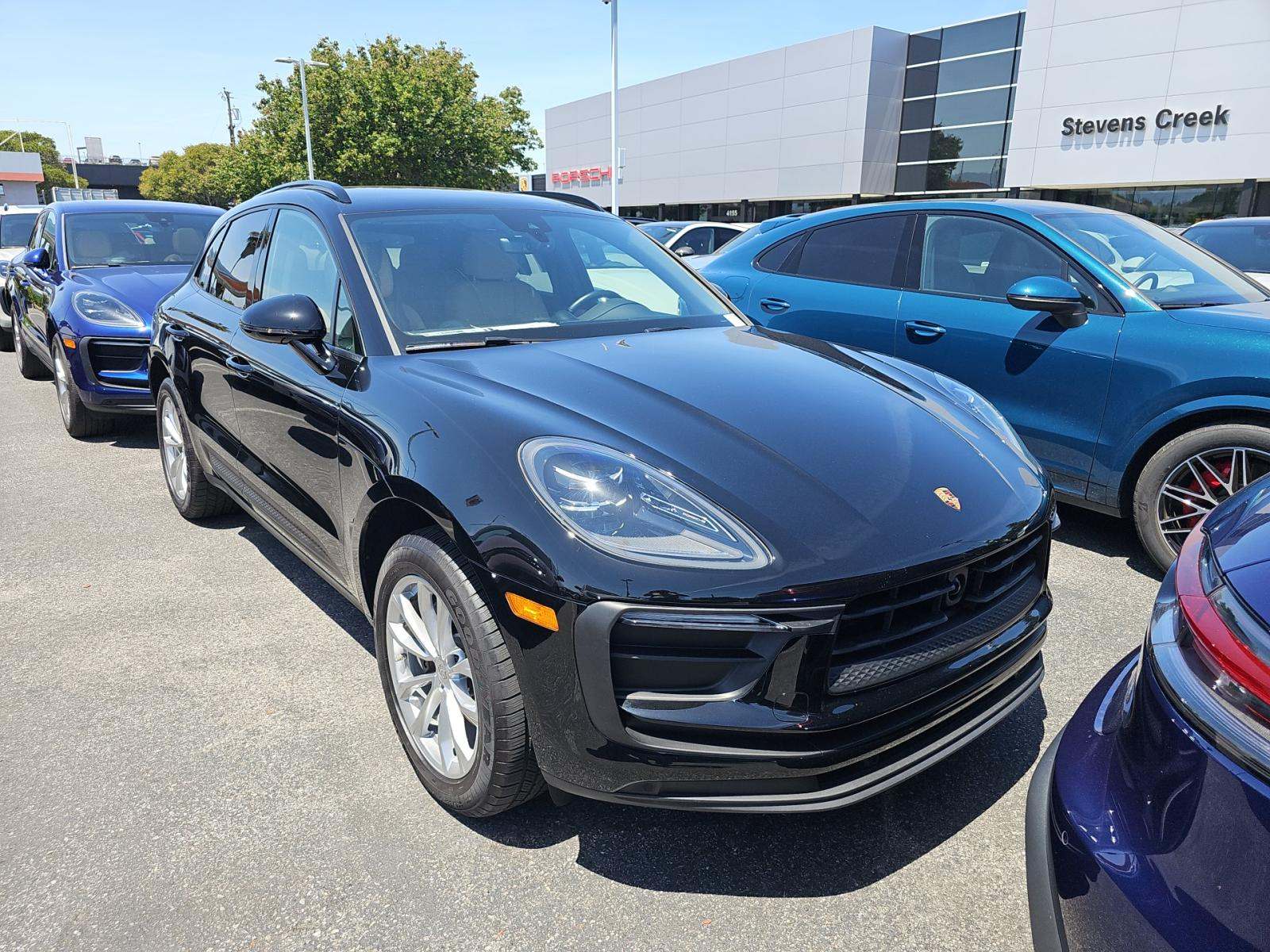2025 Porsche Macan Base AWD