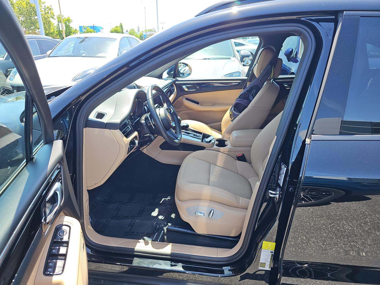 2025 Porsche Macan Base AWD