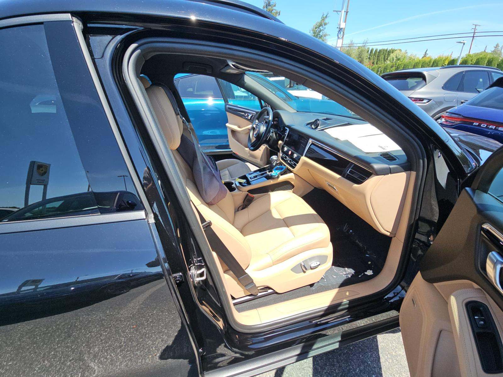 2025 Porsche Macan Base AWD