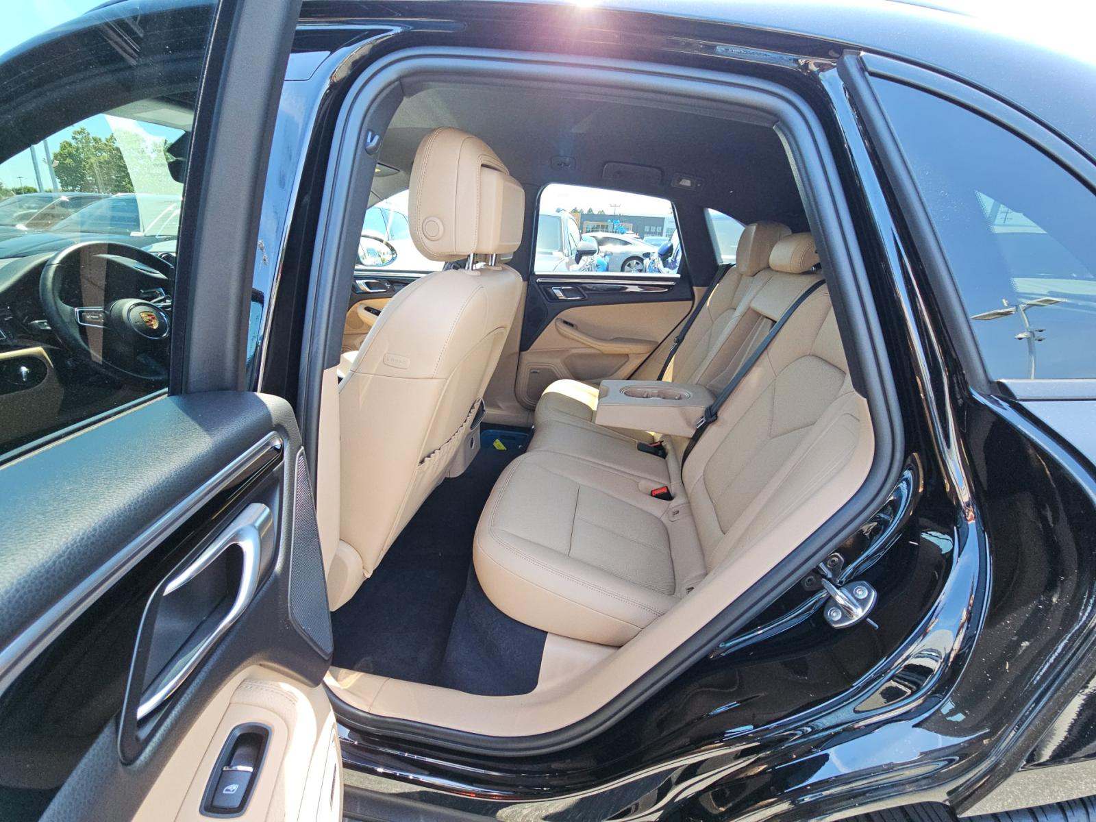 2025 Porsche Macan Base AWD