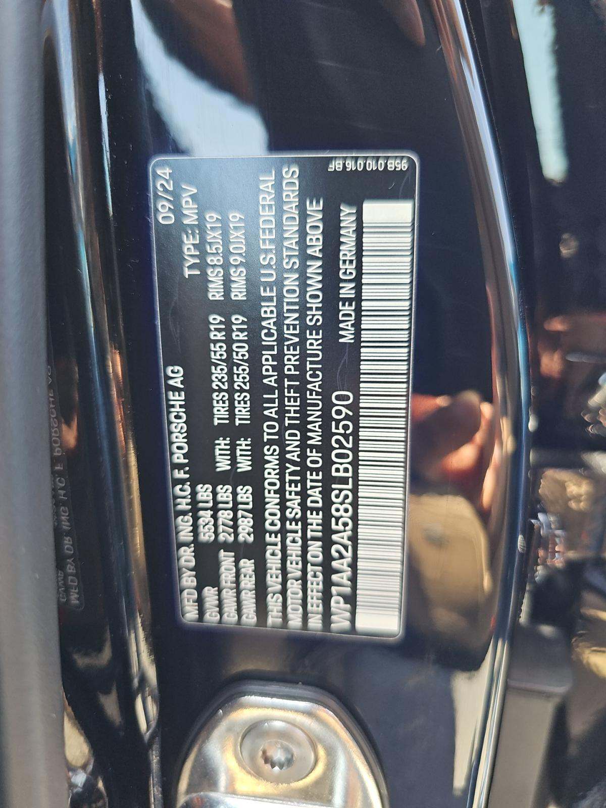 2025 Porsche Macan Base AWD