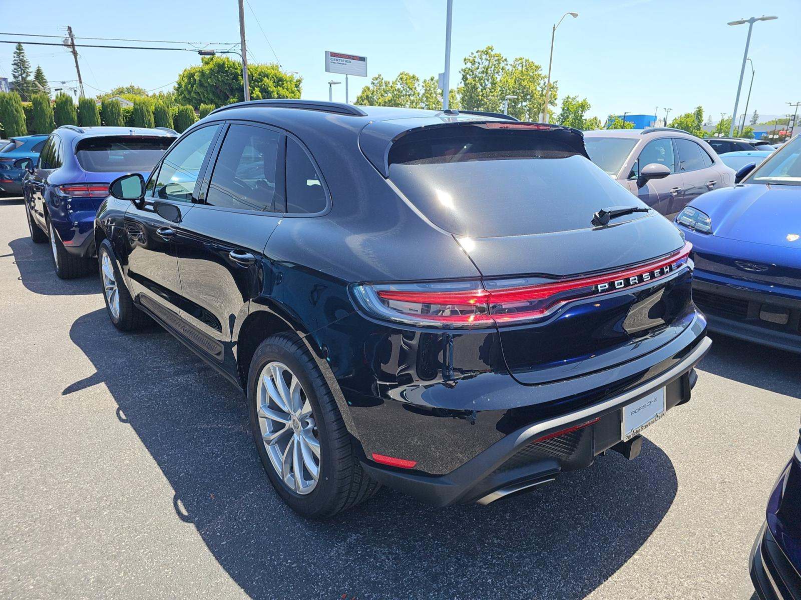 2025 Porsche Macan Base AWD