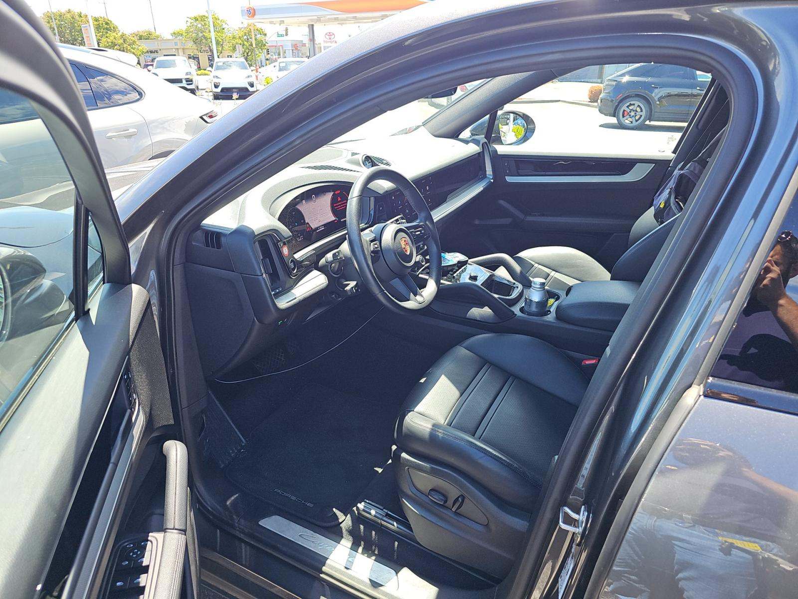 2025 Porsche Cayenne Base AWD