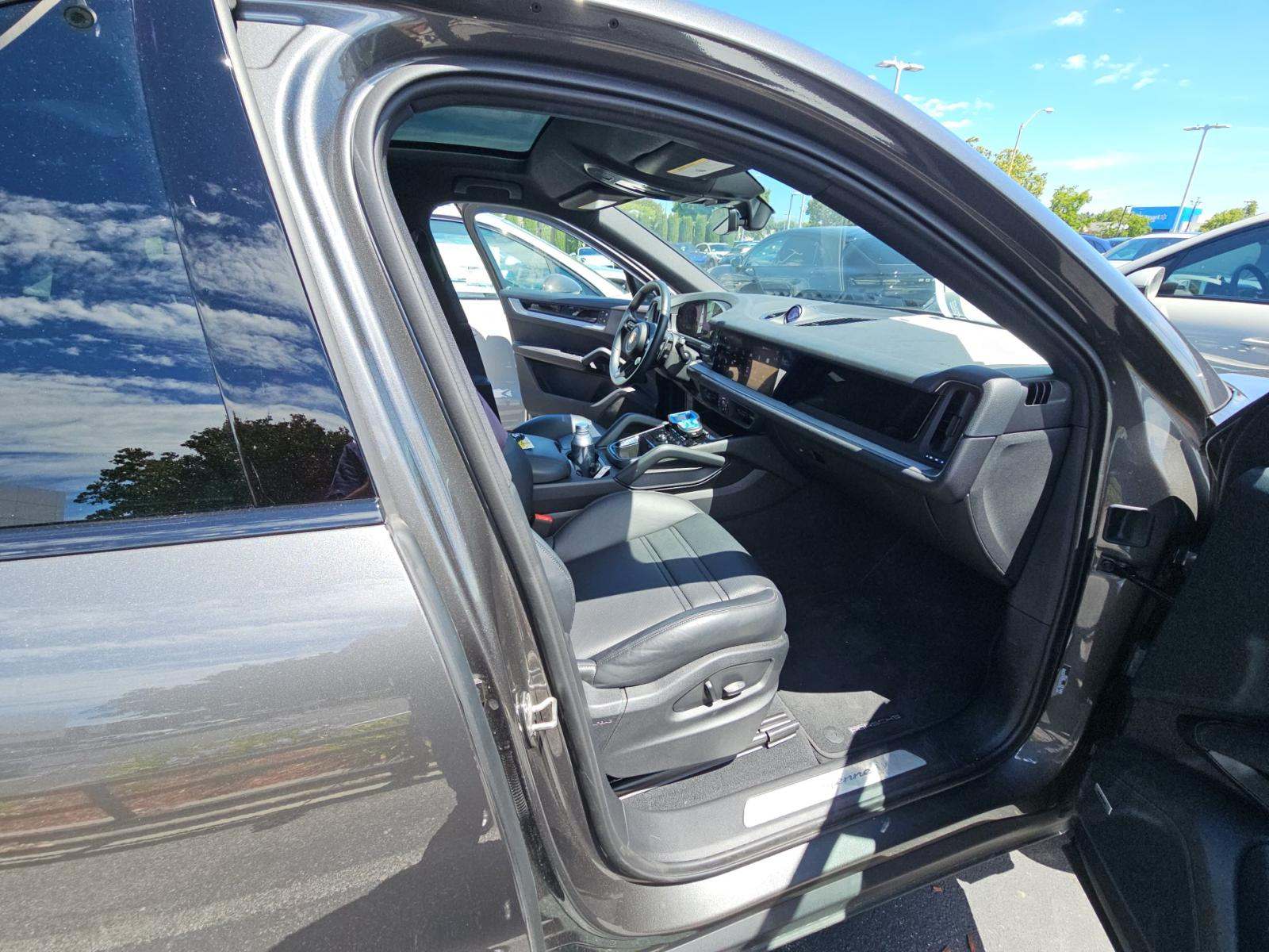 2025 Porsche Cayenne Base AWD
