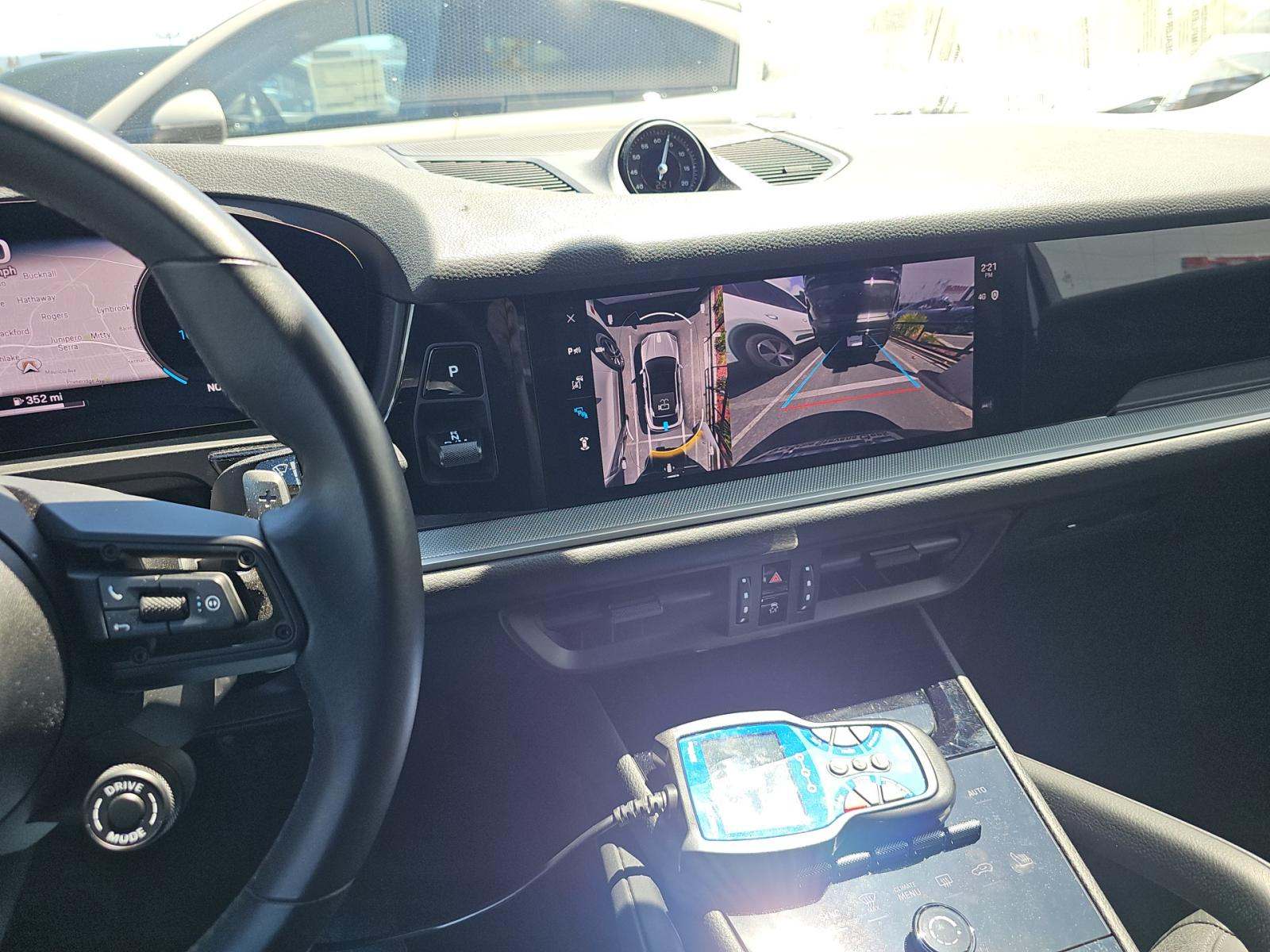 2025 Porsche Cayenne Base AWD