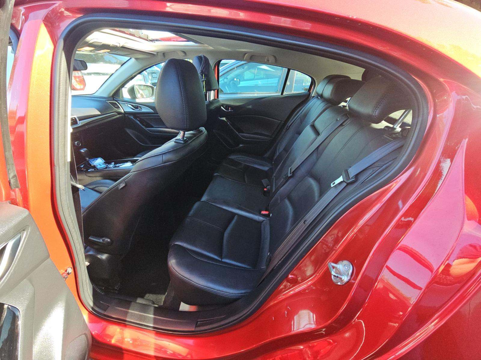 2018 MAZDA MAZDA3 Touring FWD