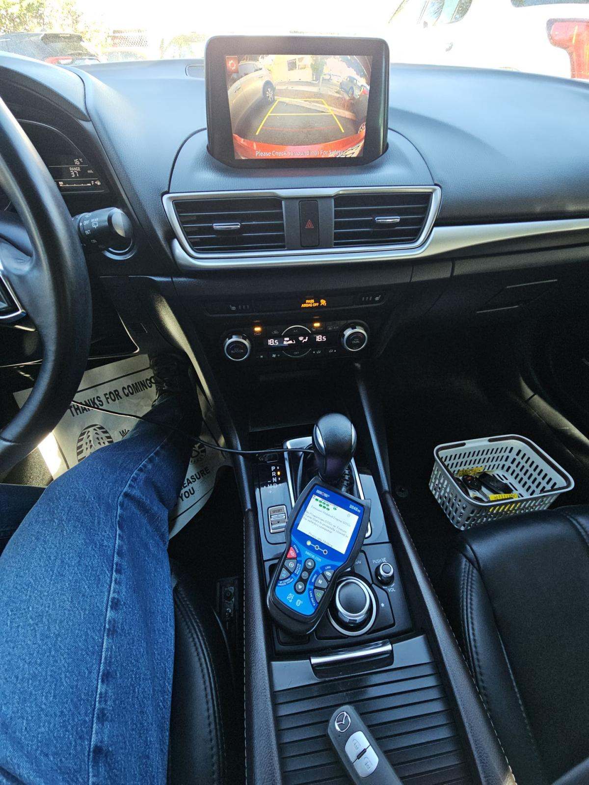 2018 MAZDA MAZDA3 Touring FWD