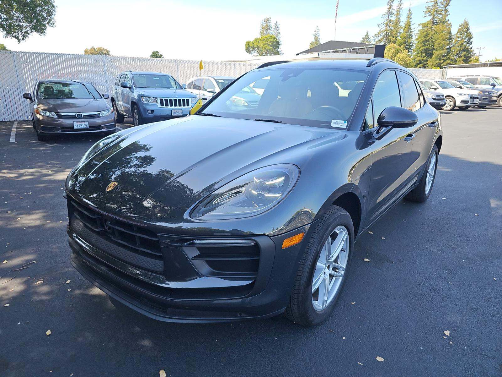 2024 Porsche Macan Base AWD