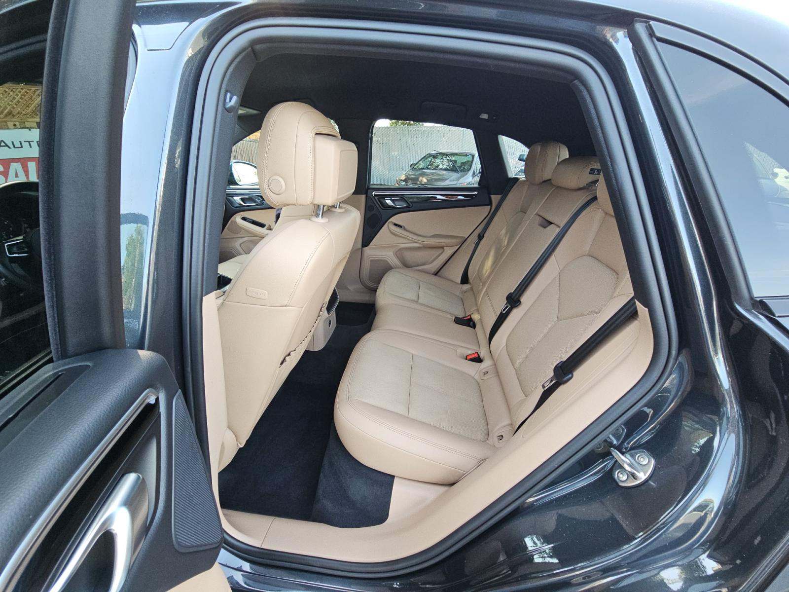 2024 Porsche Macan Base AWD