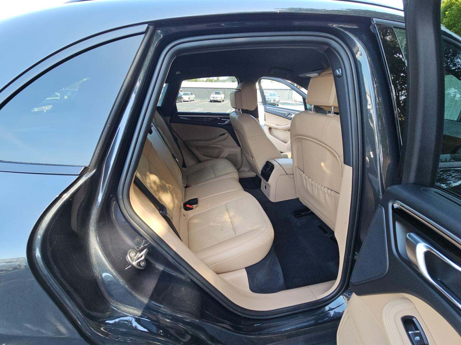 2024 Porsche Macan Base AWD