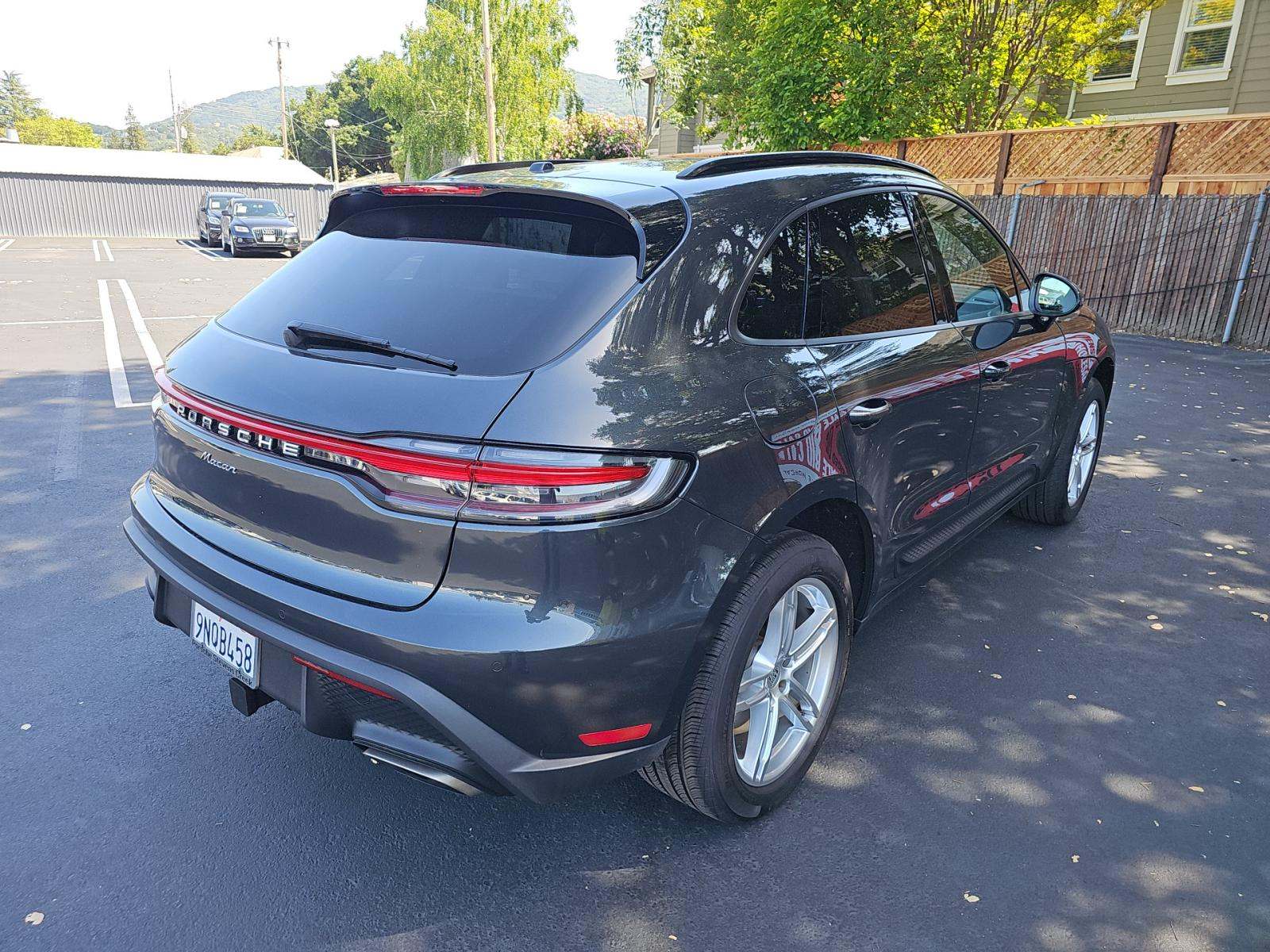 2024 Porsche Macan Base AWD