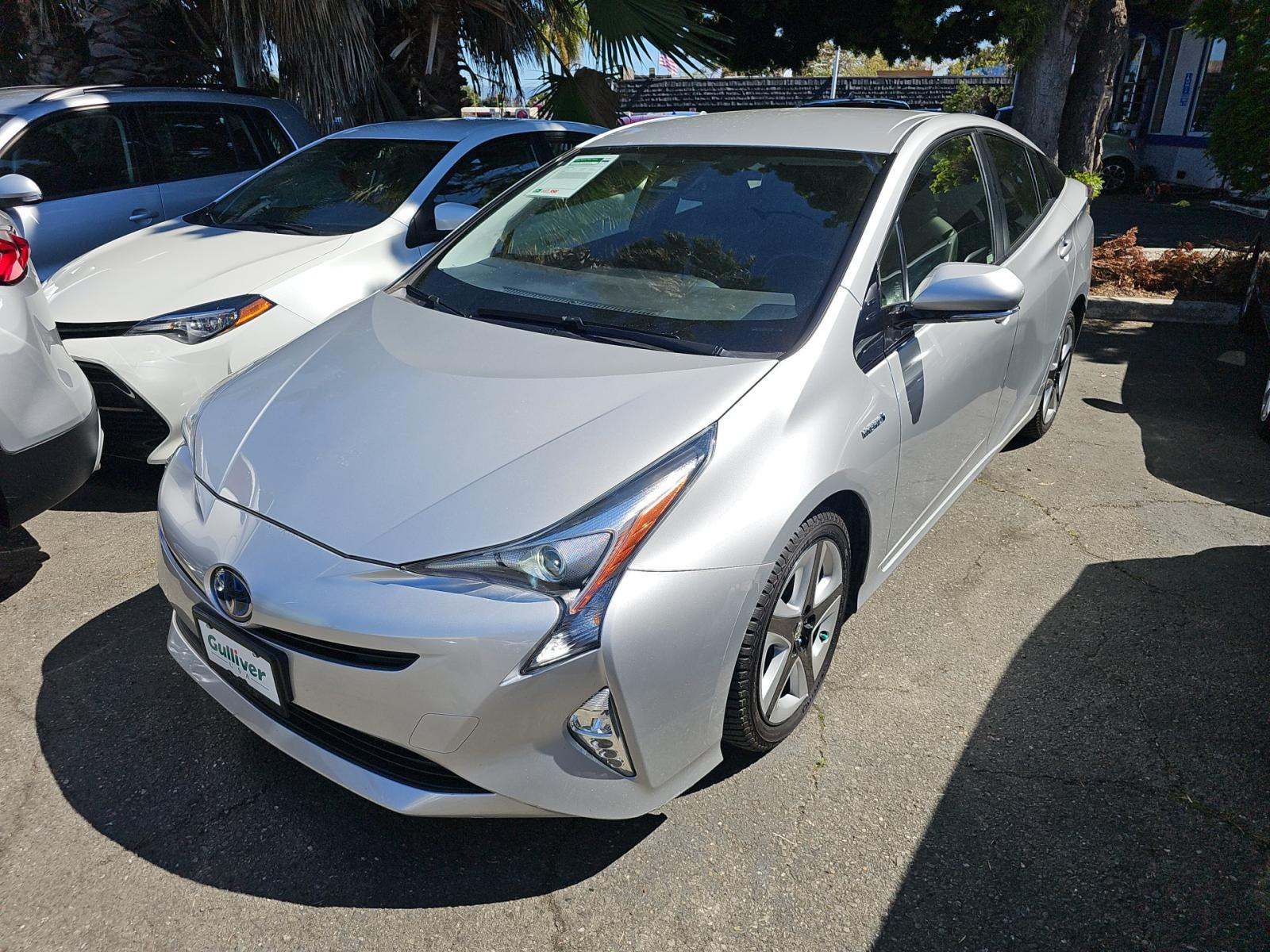 2016 Toyota Prius Three Touring FWD