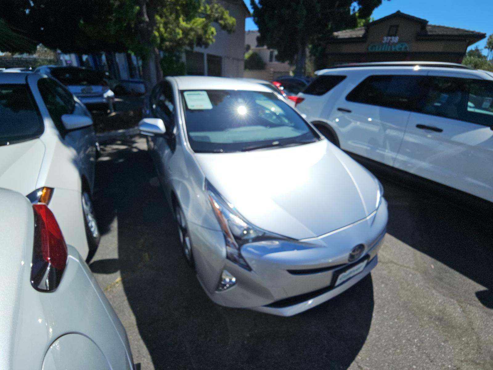 2016 Toyota Prius Three Touring FWD