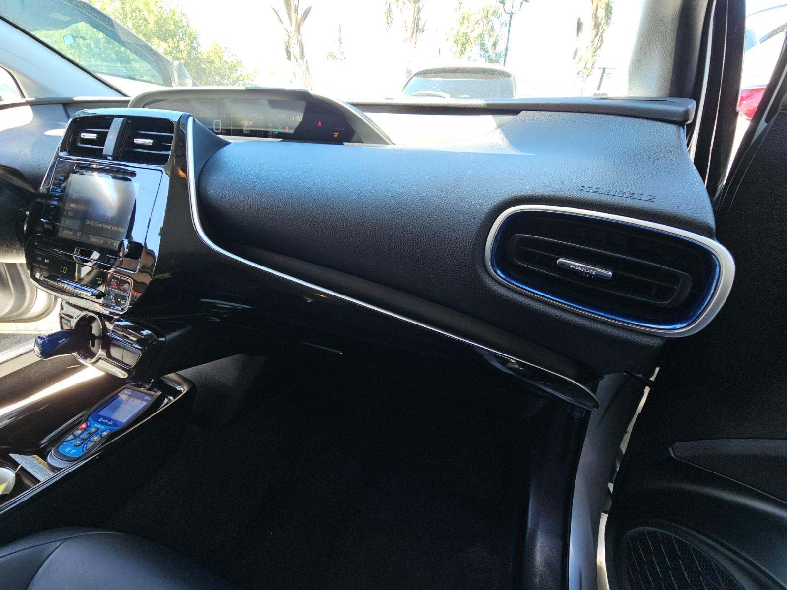 2016 Toyota Prius Three Touring FWD