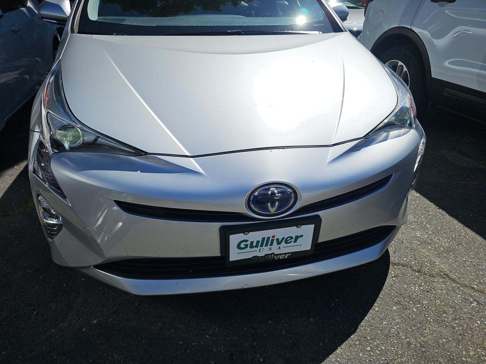 2016 Toyota Prius Three Touring FWD