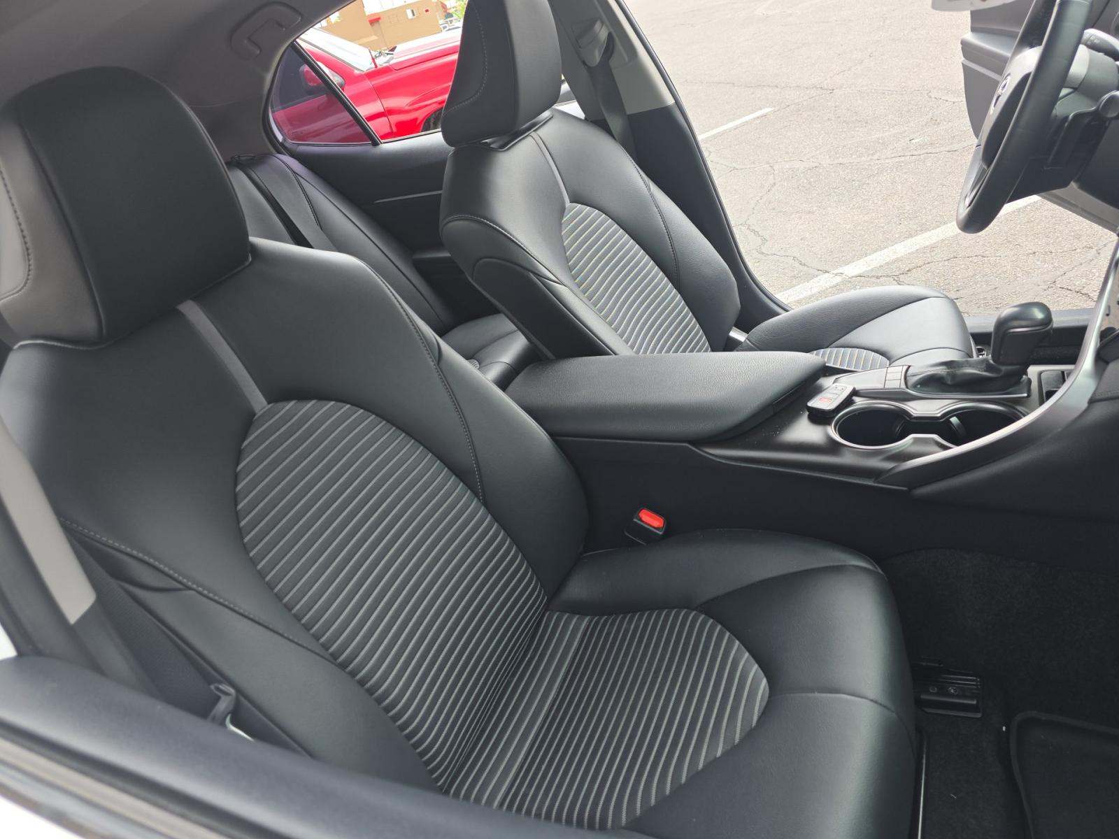 2023 Toyota Camry SE Nightshade FWD