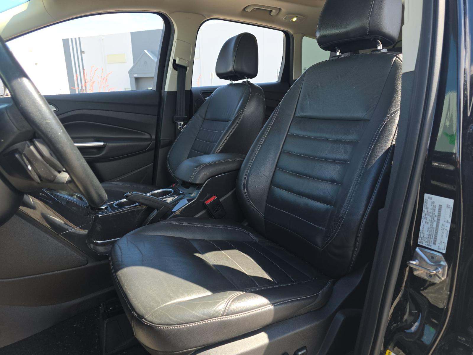 FORD ESCAPE - 2