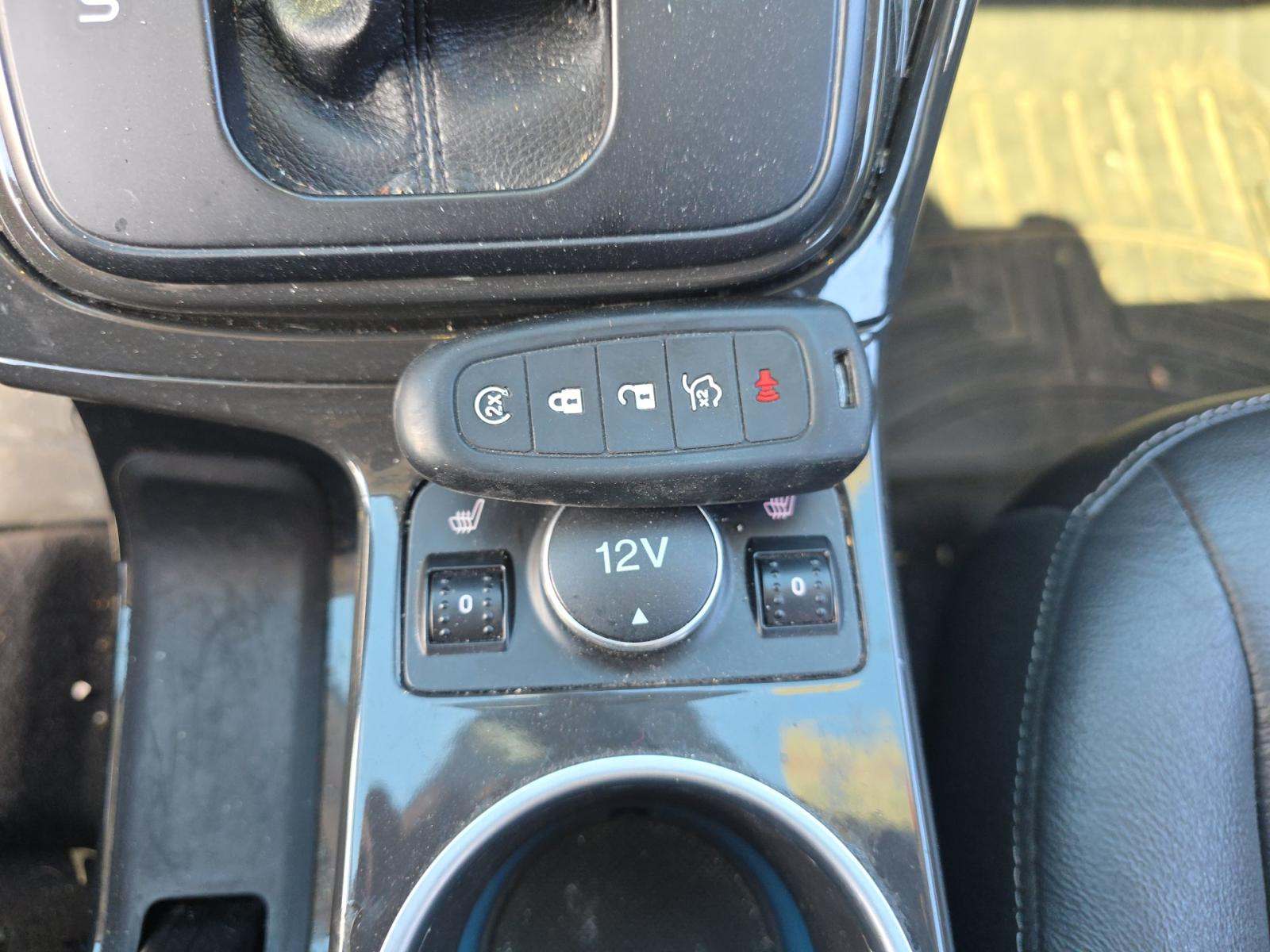 FORD ESCAPE - 4