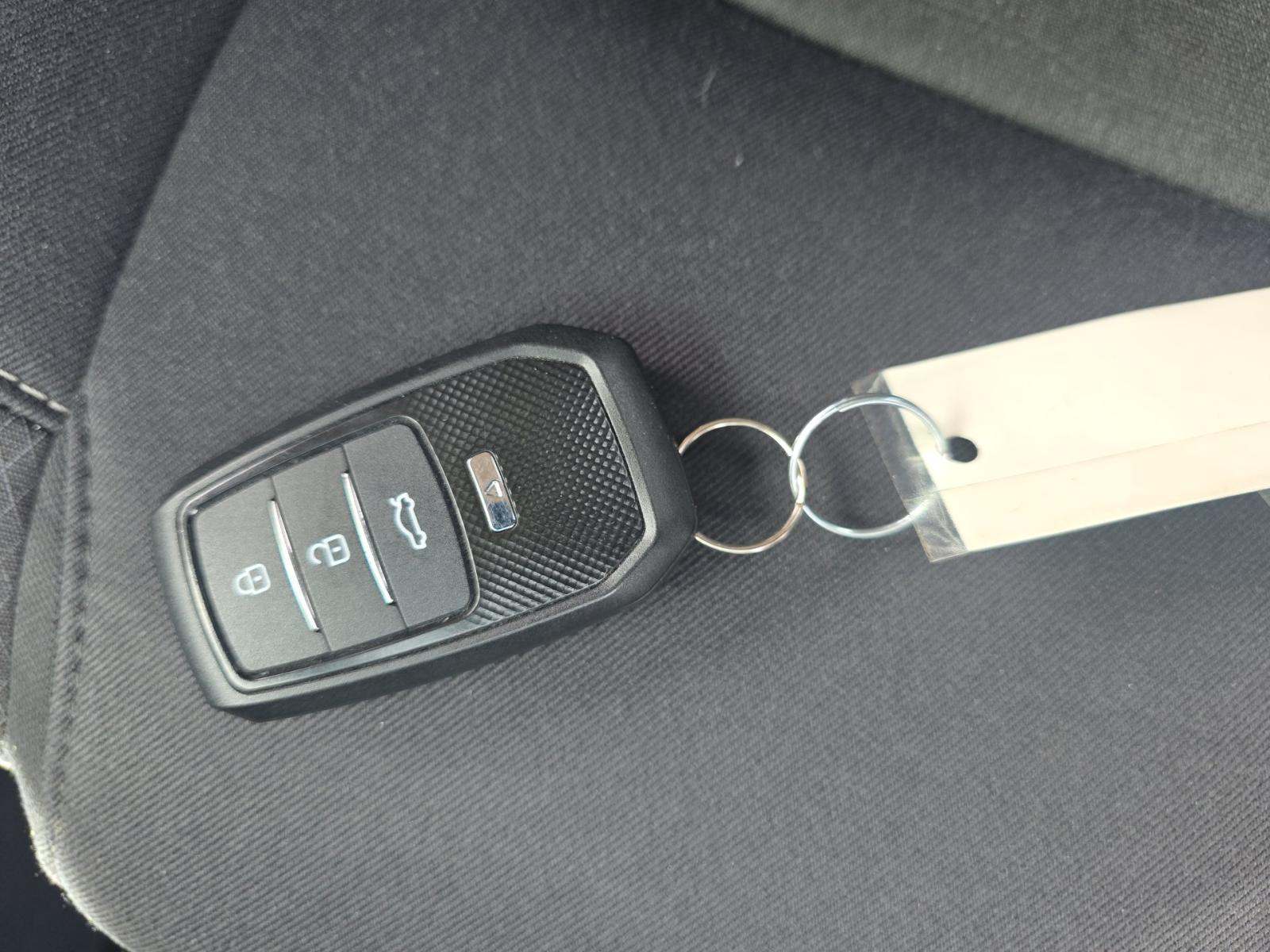 2022 Nissan Pathfinder SV FWD