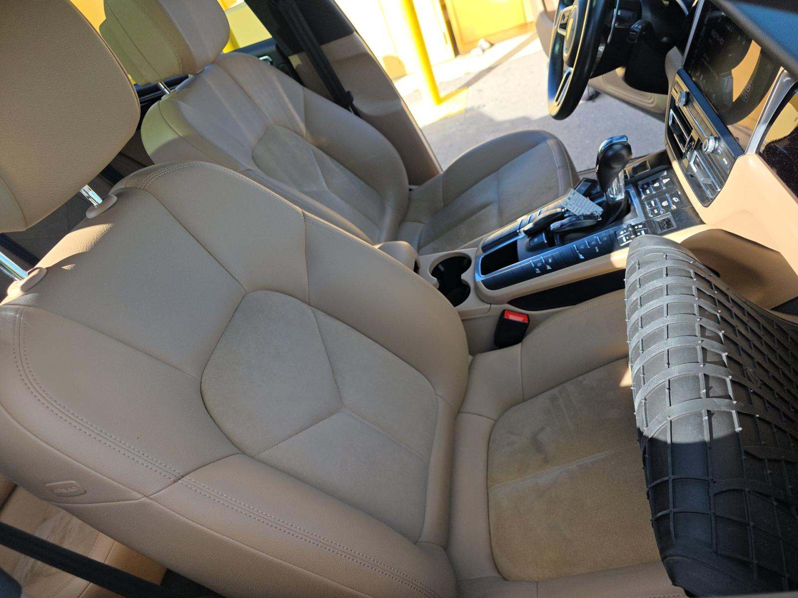 2020 Porsche Macan Base AWD